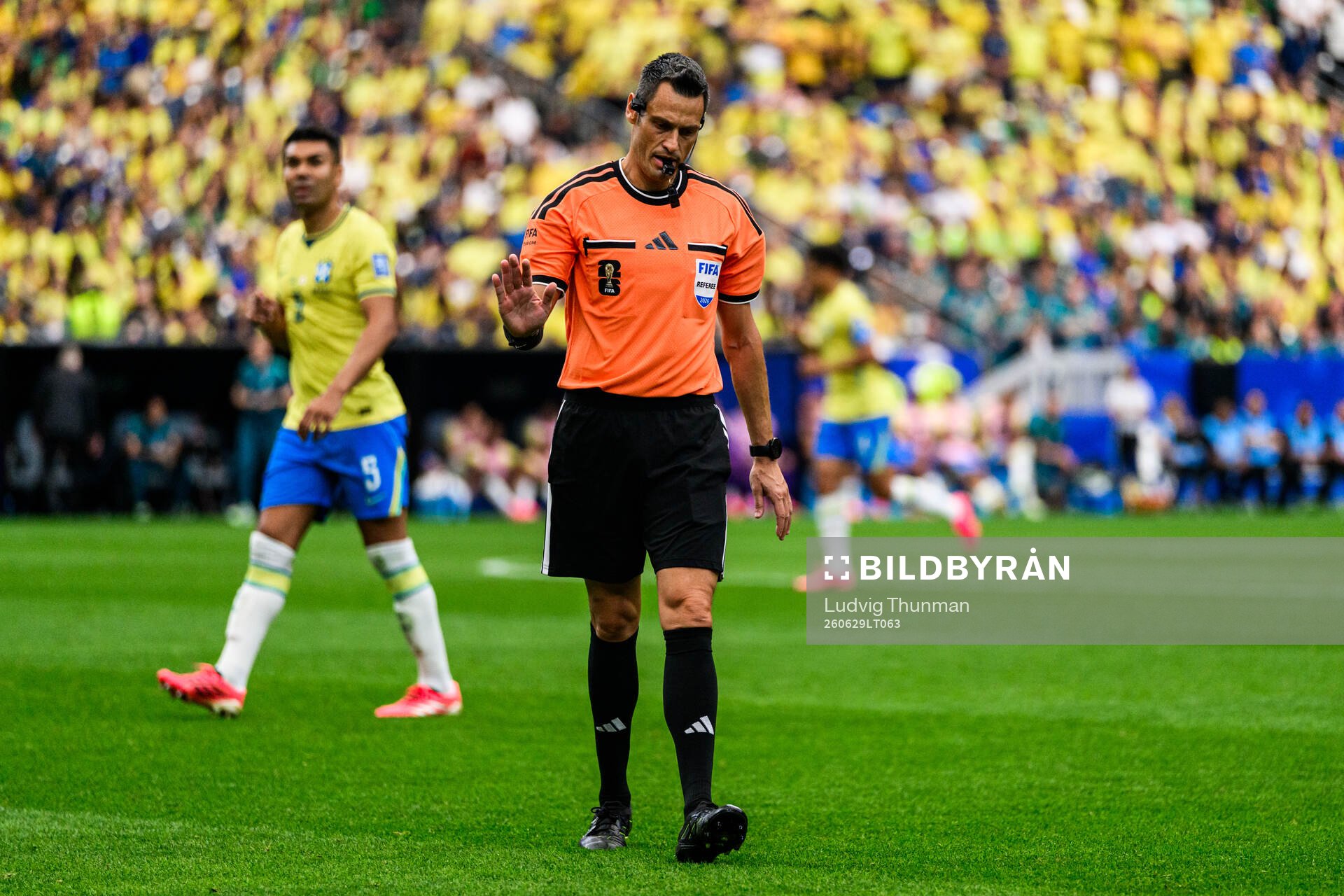 Referee Maurizio Mariani