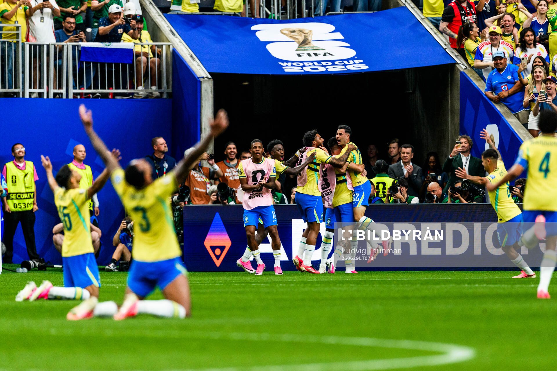 Players of Brazil celebrates