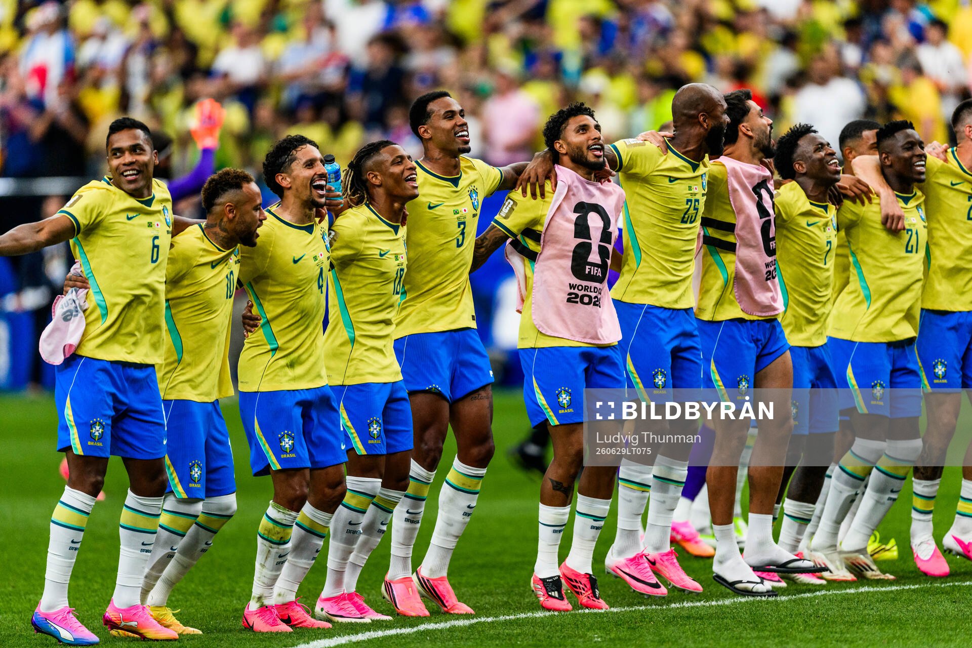 Players of Brazil celebrates