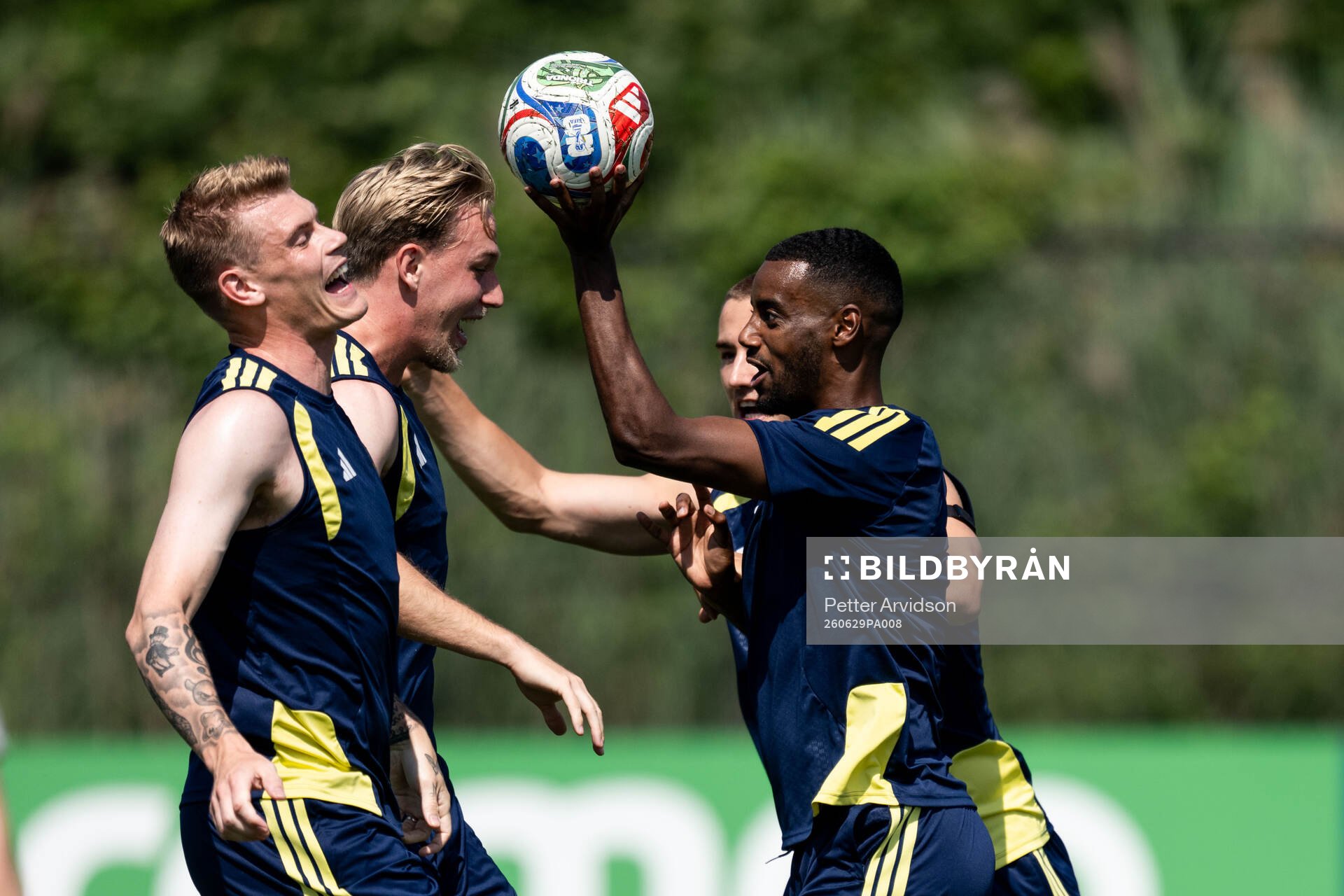 Eric Smith, Herman Johansson och Alexander Isak of the