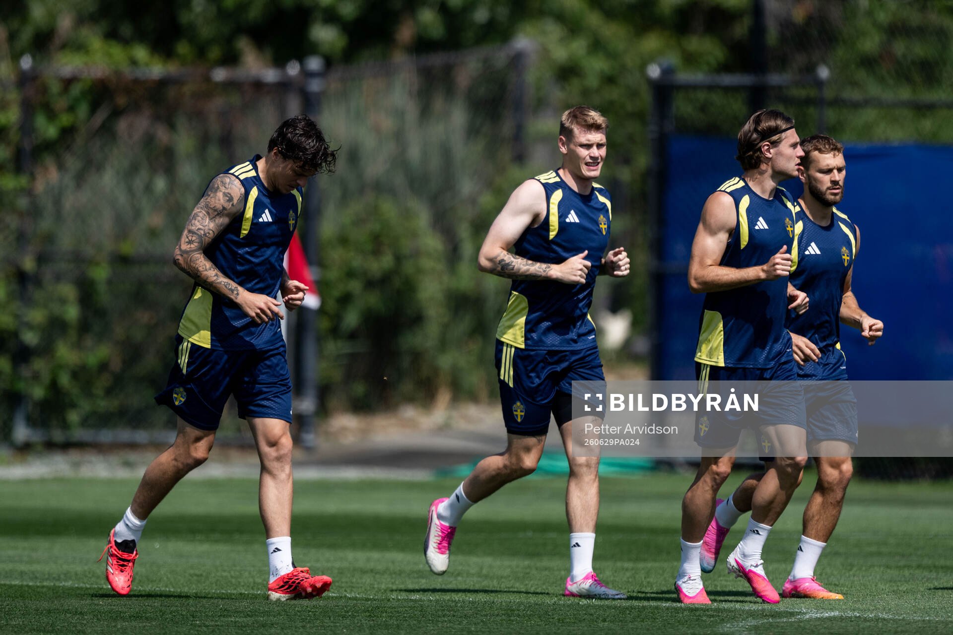 Victor Nilsson Lindelöf, Eric Smith, Mattias Svanberg and