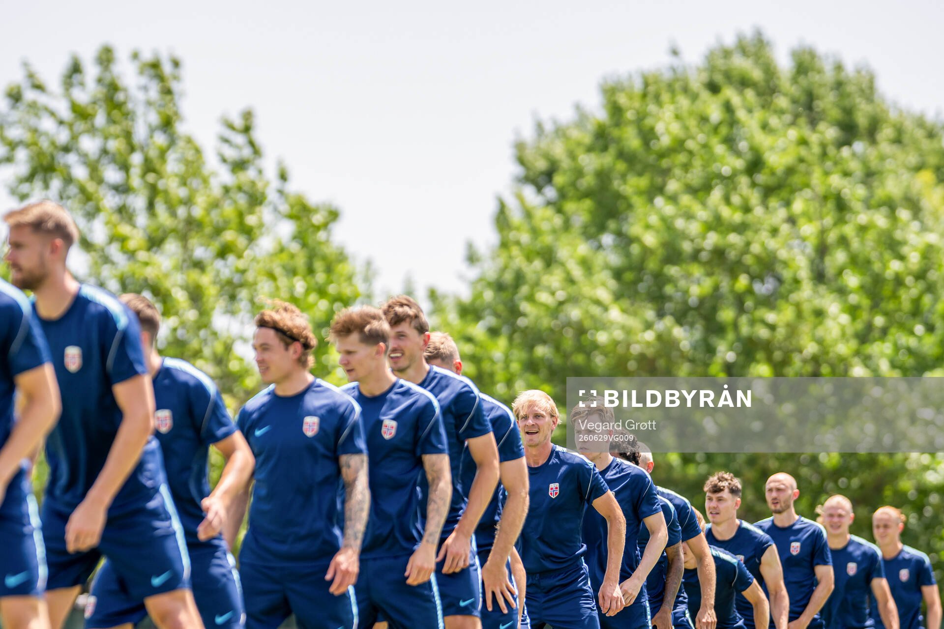 Morten Thorsby, Jens Petter Hauge and players of the
