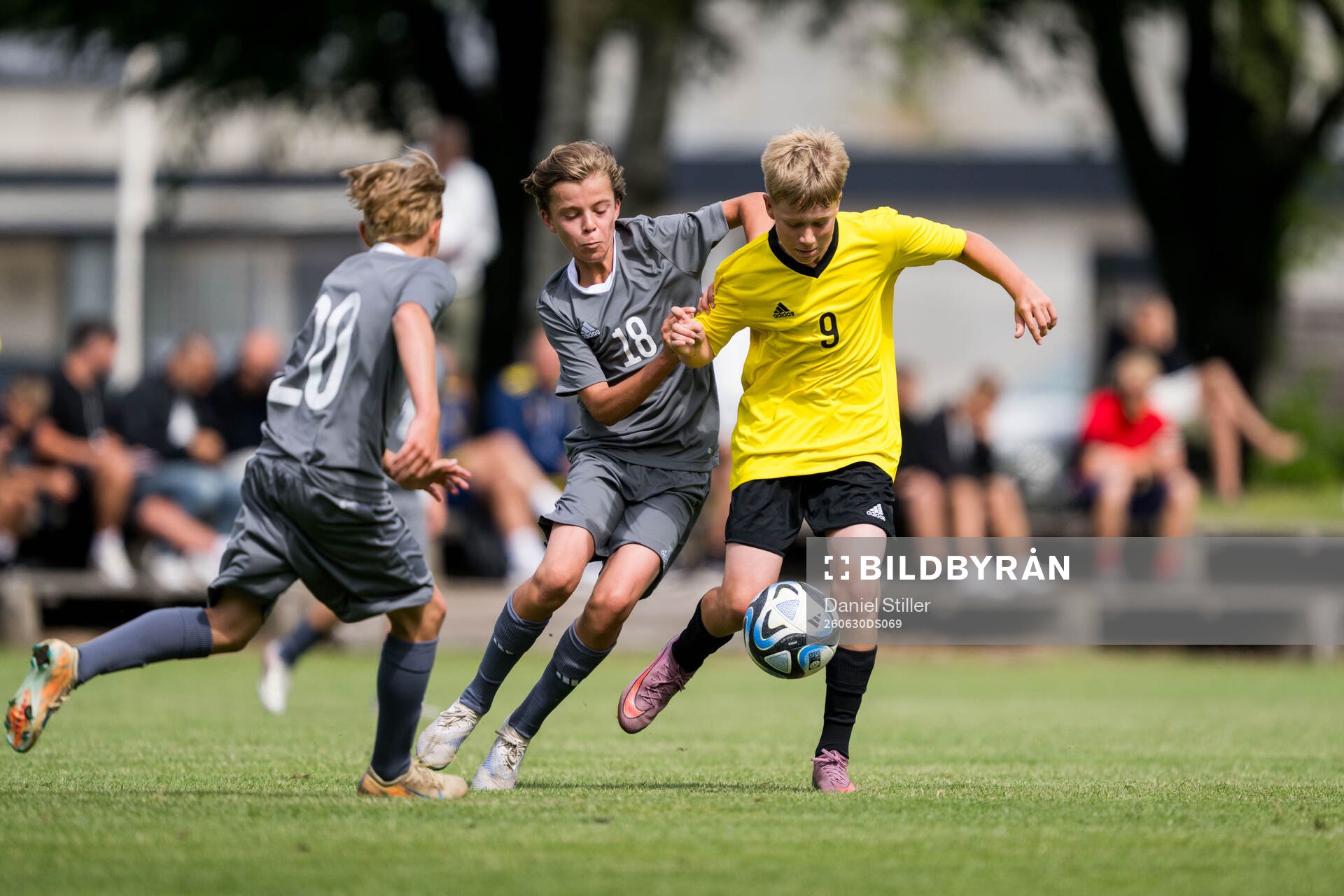 Ft1s Tim Lewin, Mjällby AIF och Ft2s William Axelsson, AIK