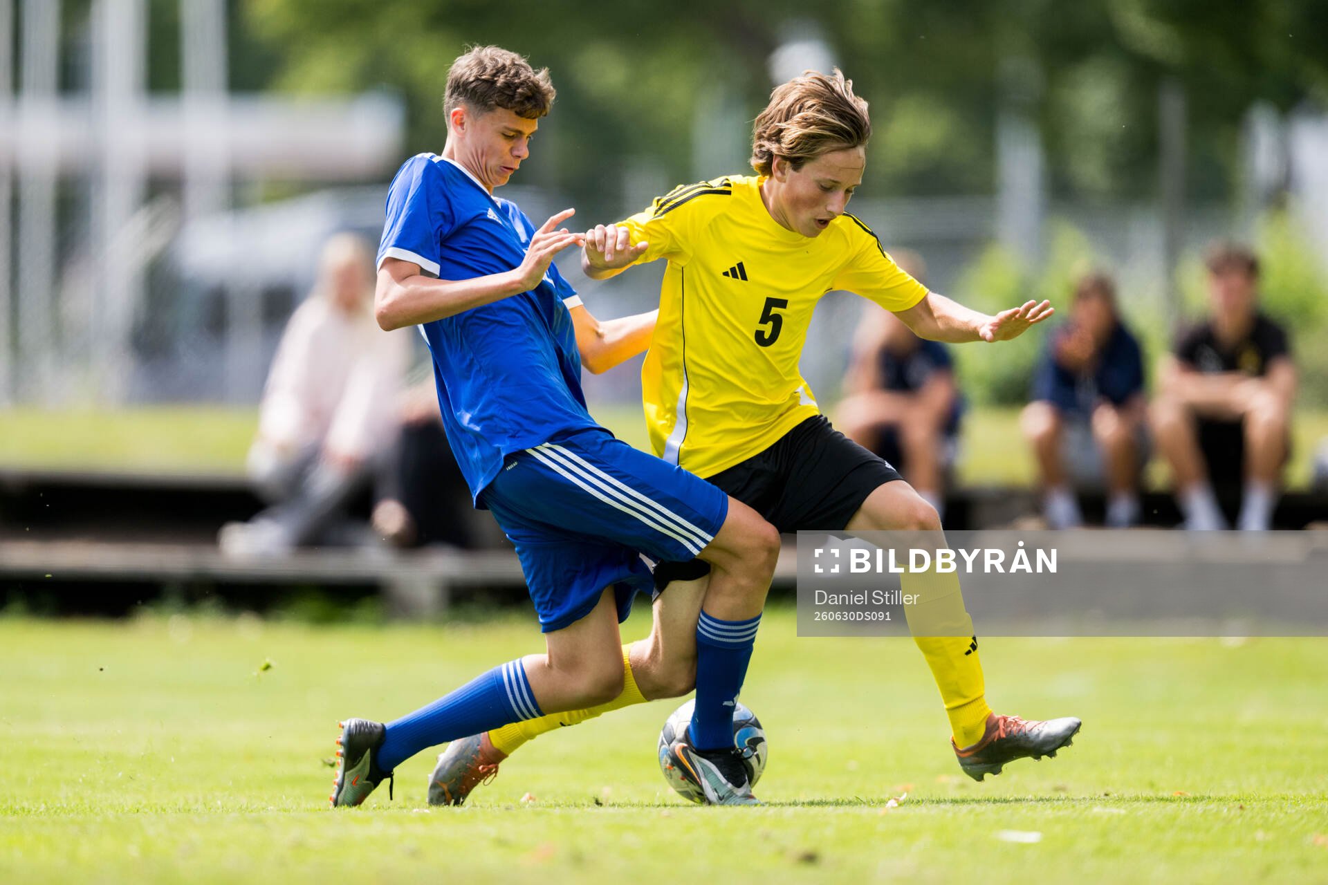 Lag2s Noel Engelin, BK Häcken och Lag1s Ossian Rinaldo,