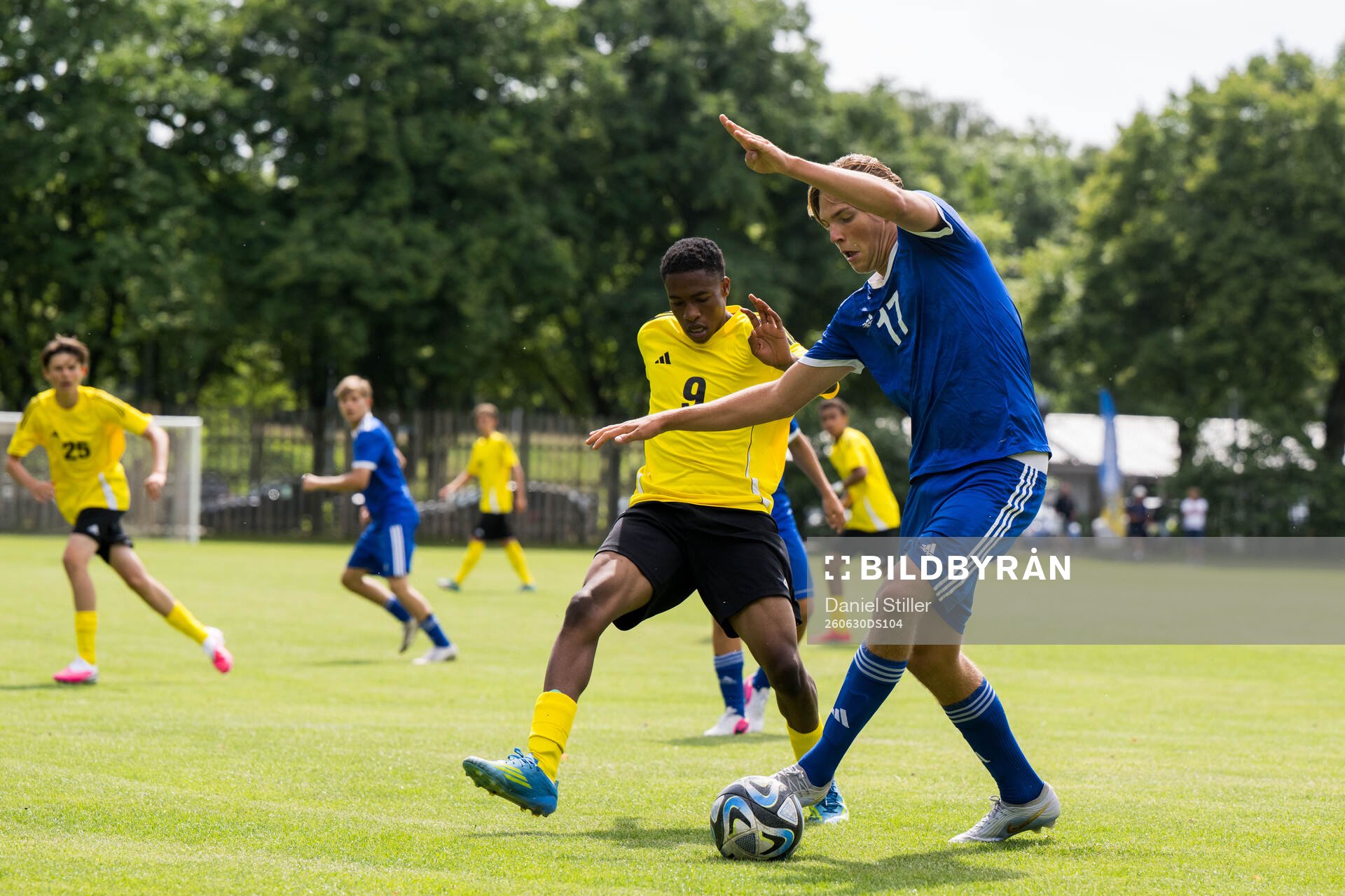 Lag1s Mikel Alex, IFK Göteborg och Lag2s Jack Budde,