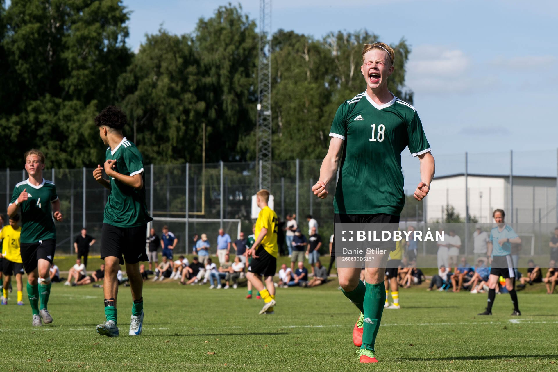 Lag7 och Vincent Bergkvist, Västerås SK FK jublar