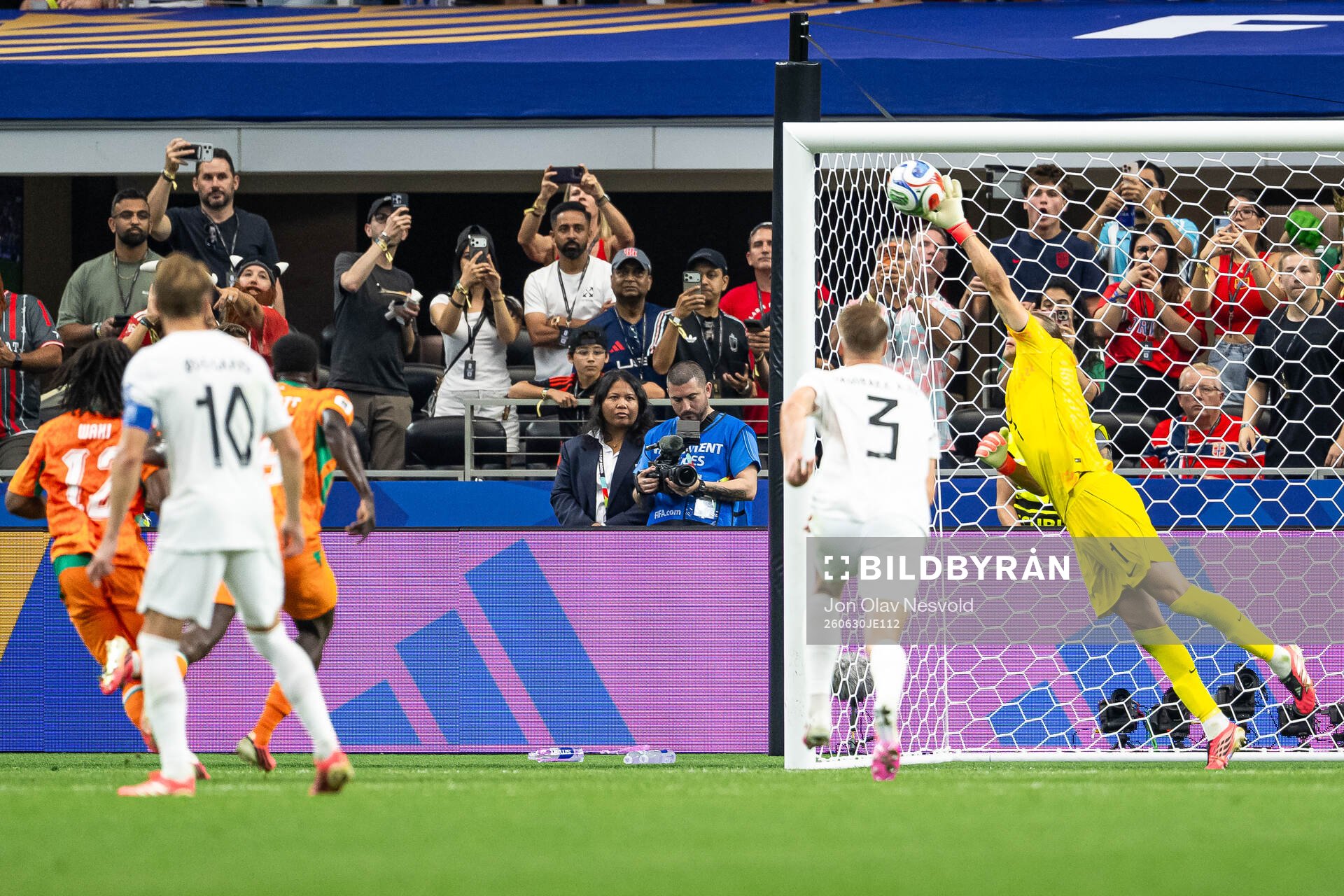 Goalkeeper Ørjan Nyland of Norway with a save