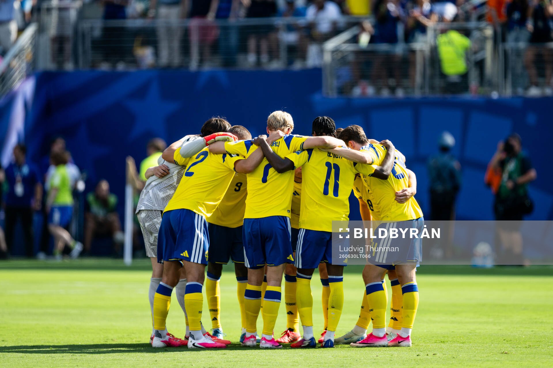Players of Sweden gather