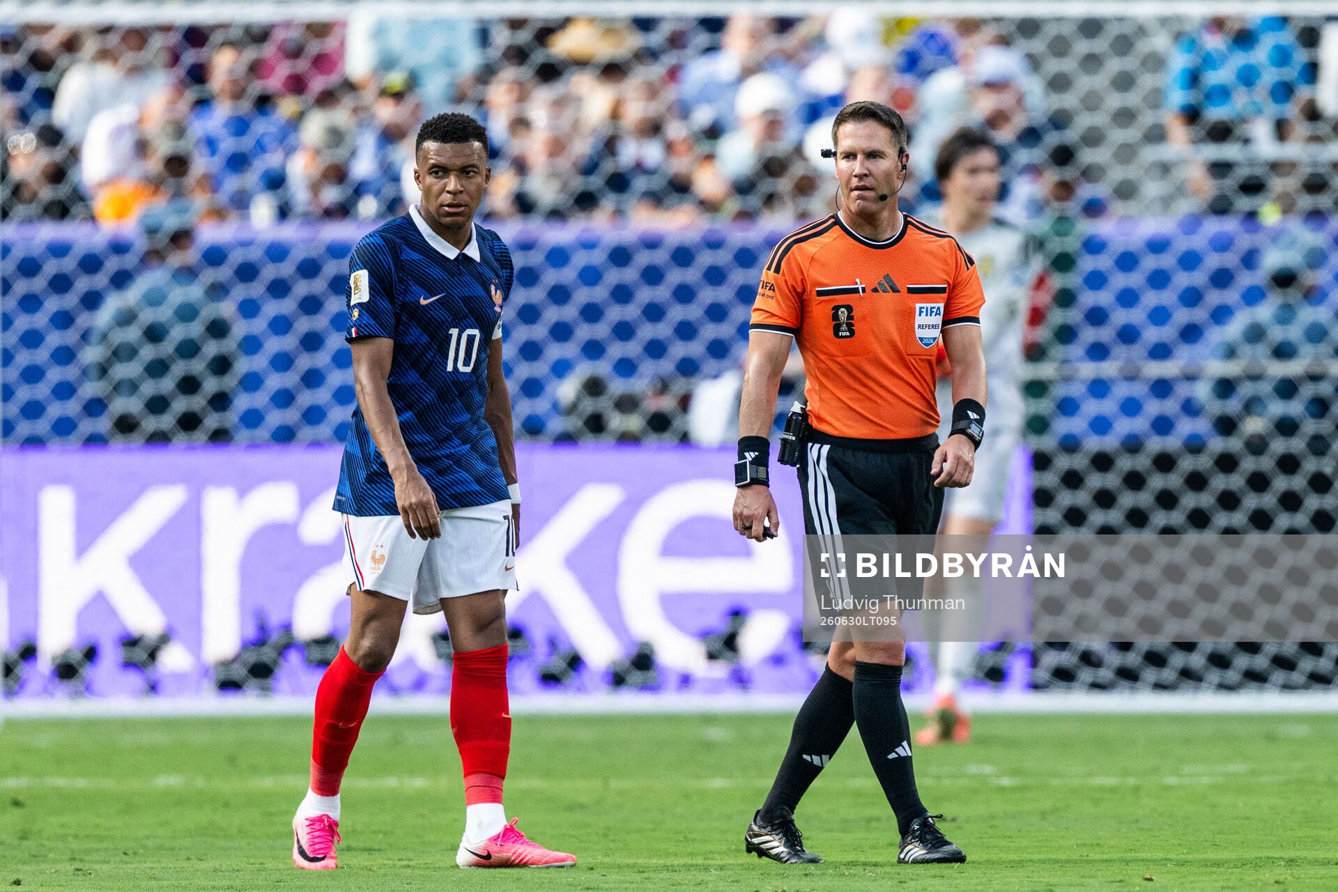 Referee Danny Makkelie