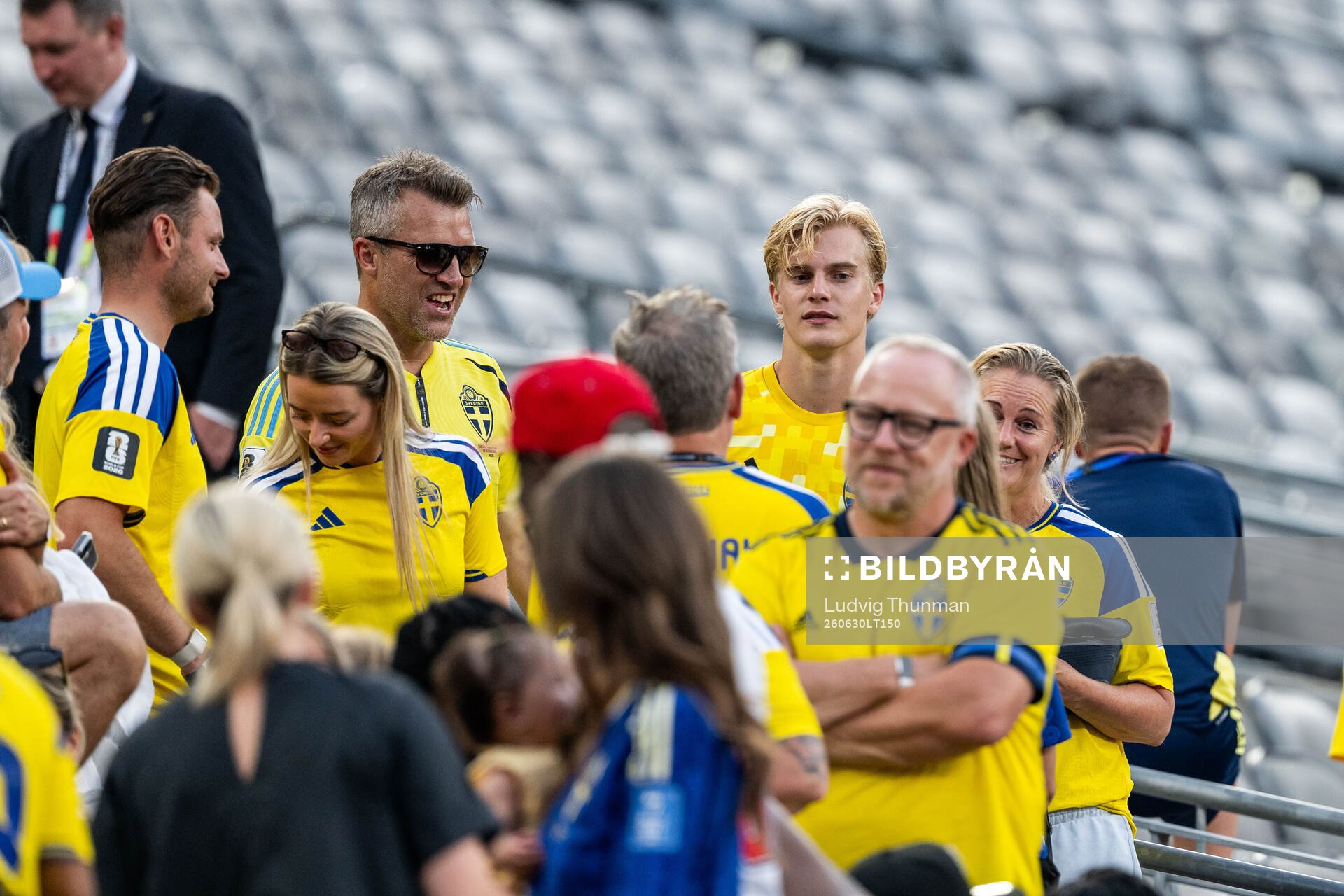 Lucas Bergvall of Sweden with his family