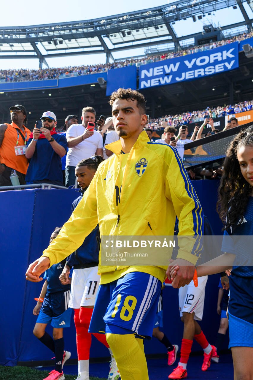 Yasin Ayari of Sweden enters the pitch