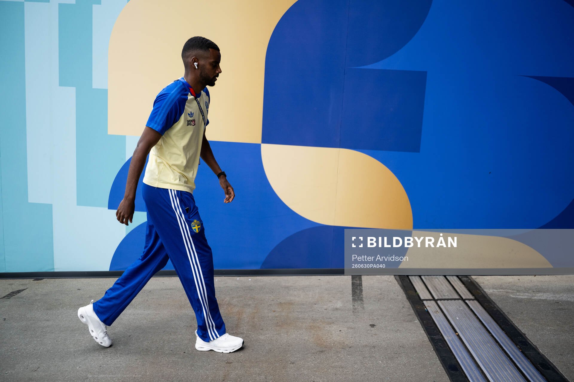 Alexander Isak of Sweden arrives