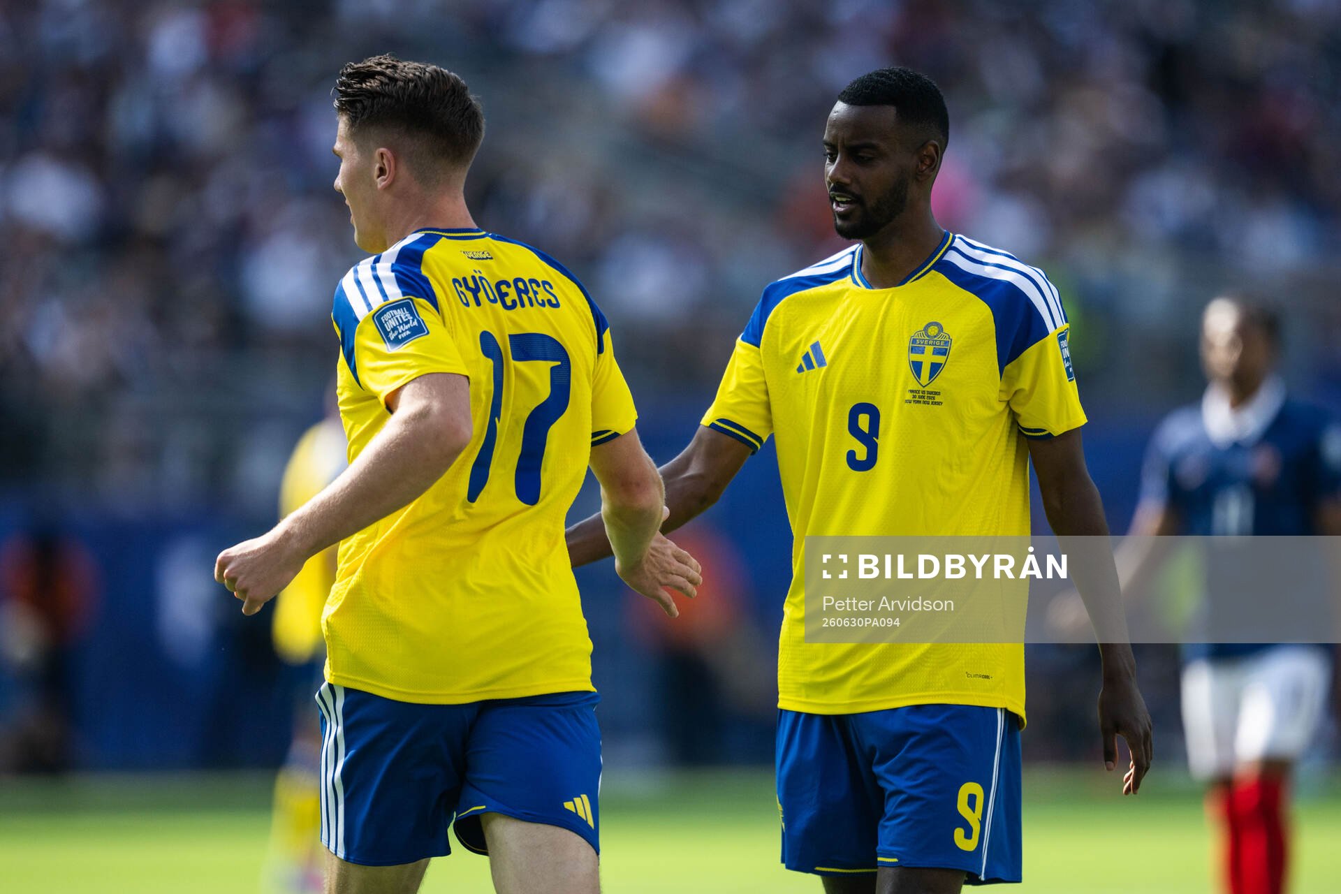 Viktor Gyökeres and Alexander Isak of Sweden