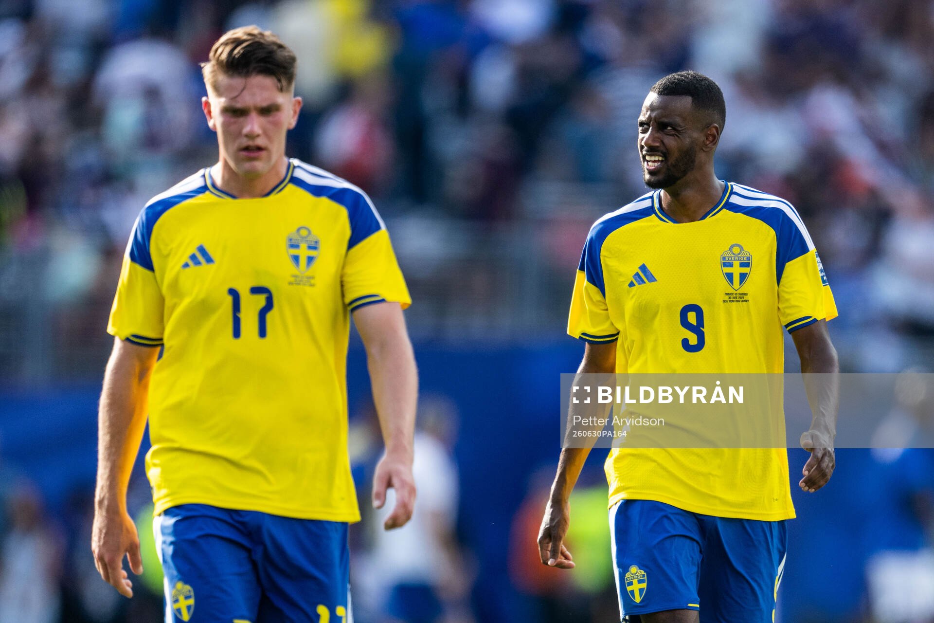 Viktor Gyökeres and Alexander Isak of Sweden look dejected