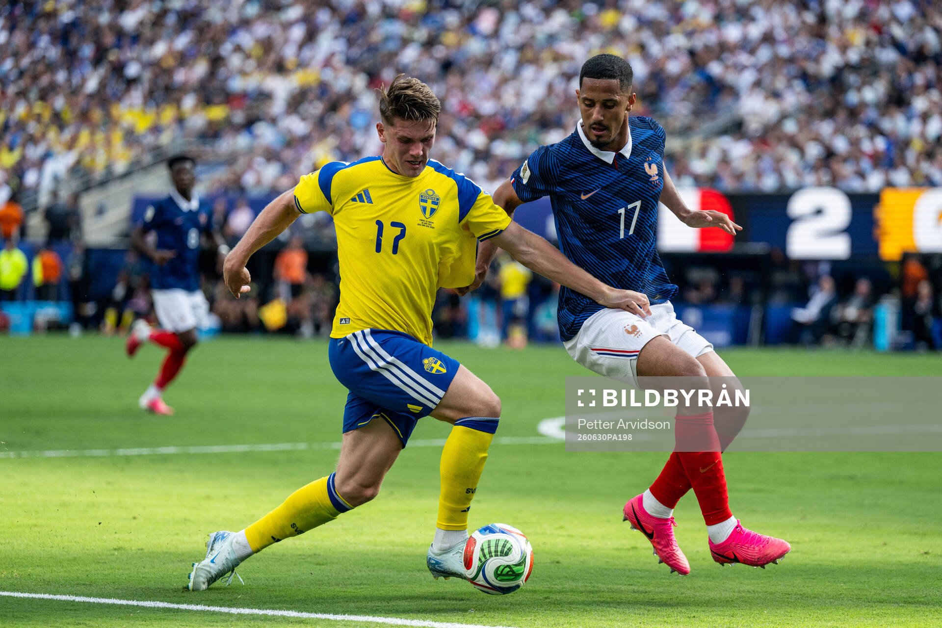 Viktor Gyökeres of Sweden and William Saliba of France