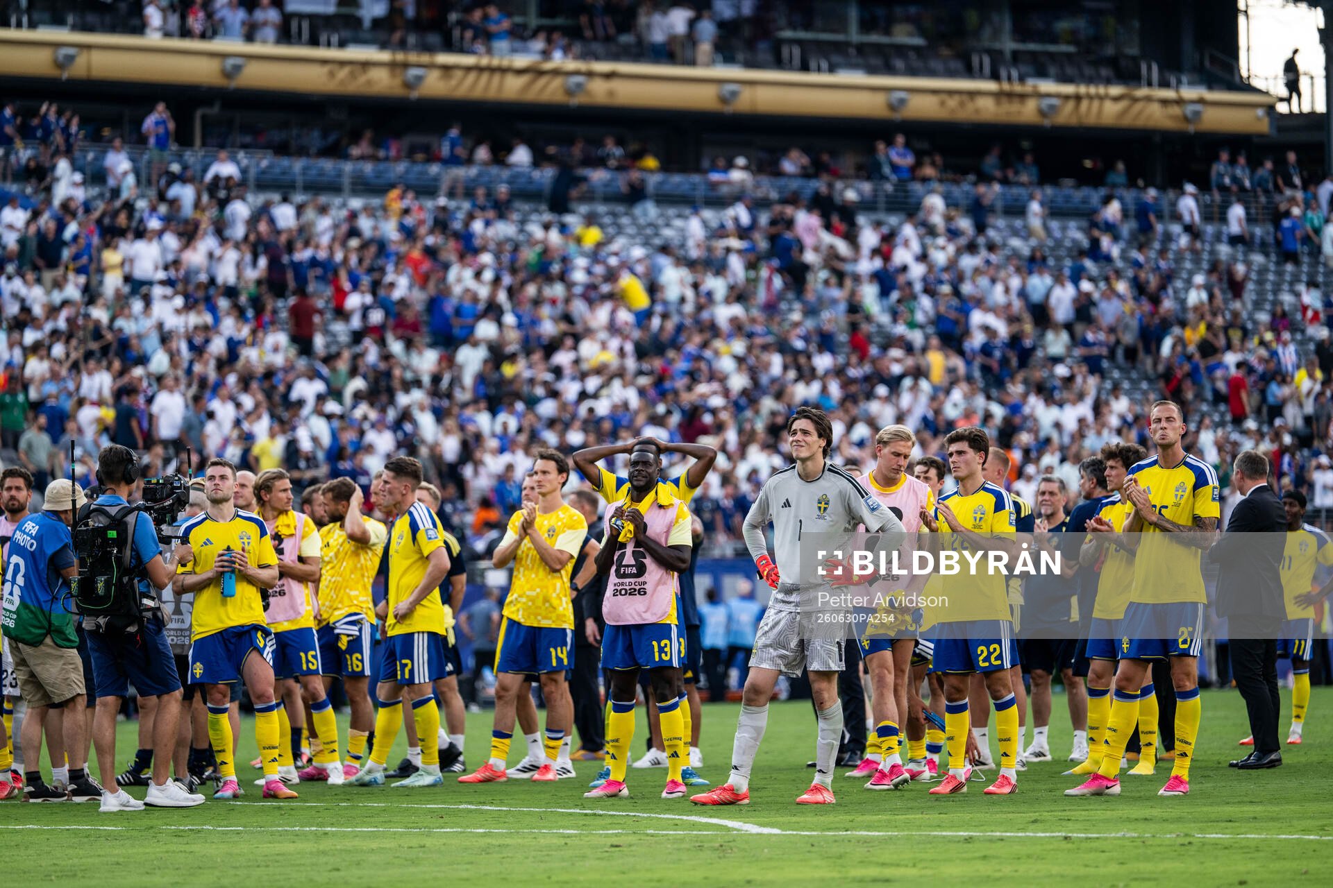 Players of Sweden look dejected