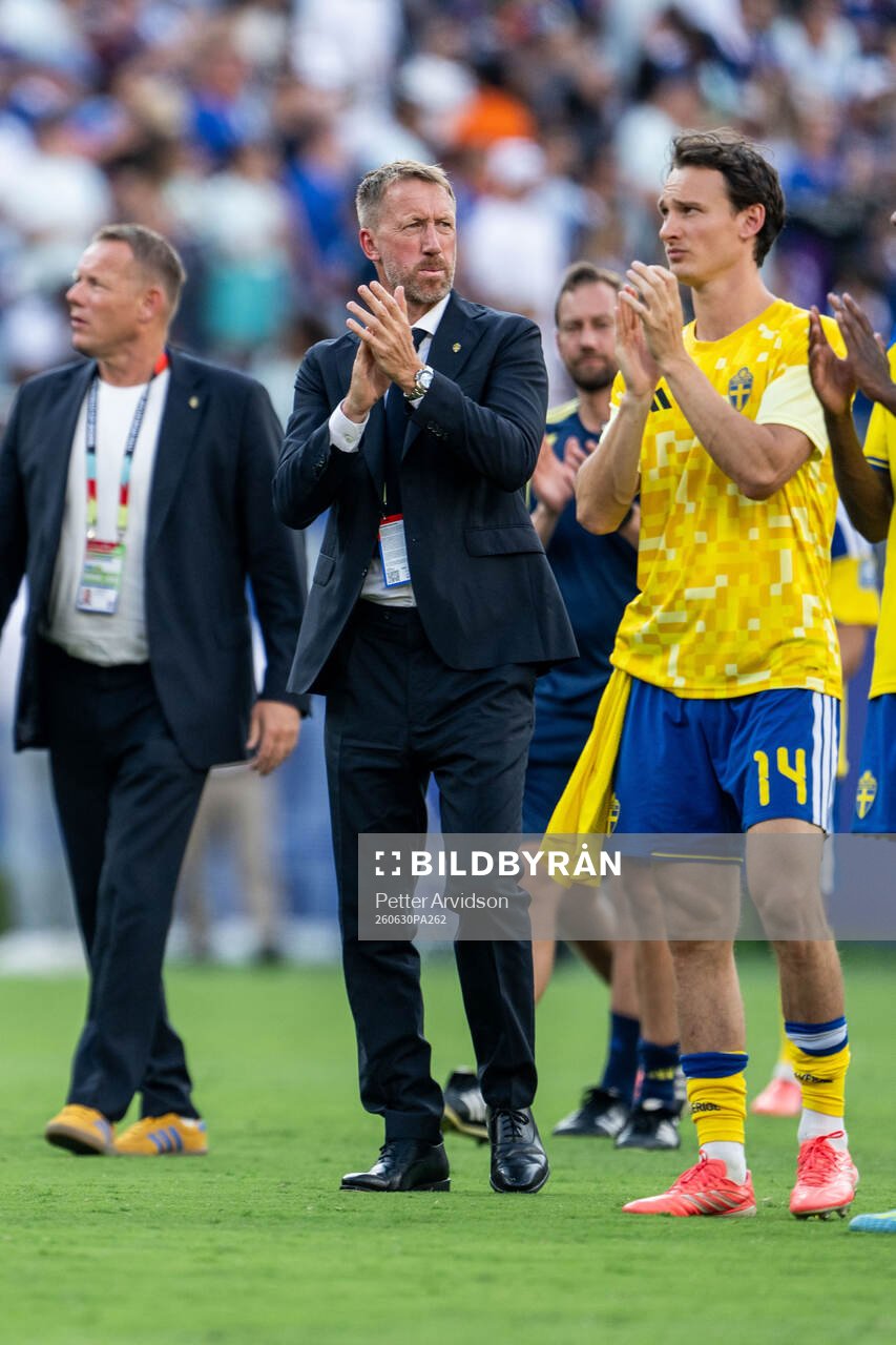 Head coach Graham Potter of Sweden looks dejected