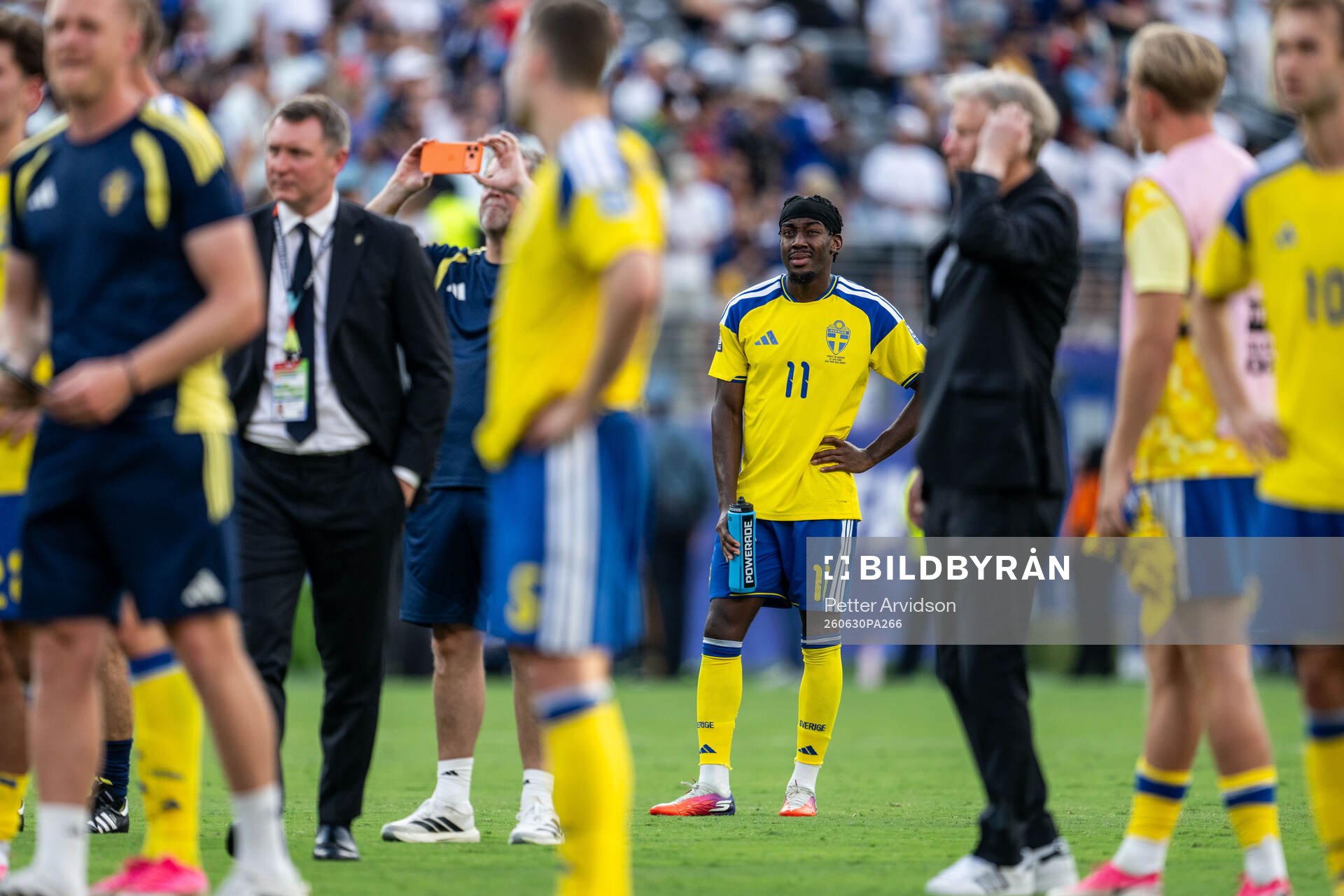 Anthony Elanga of Sweden looks dejected