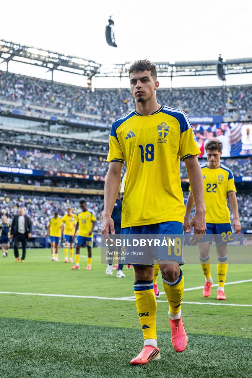 Yasin Ayari of Sweden looks dejected