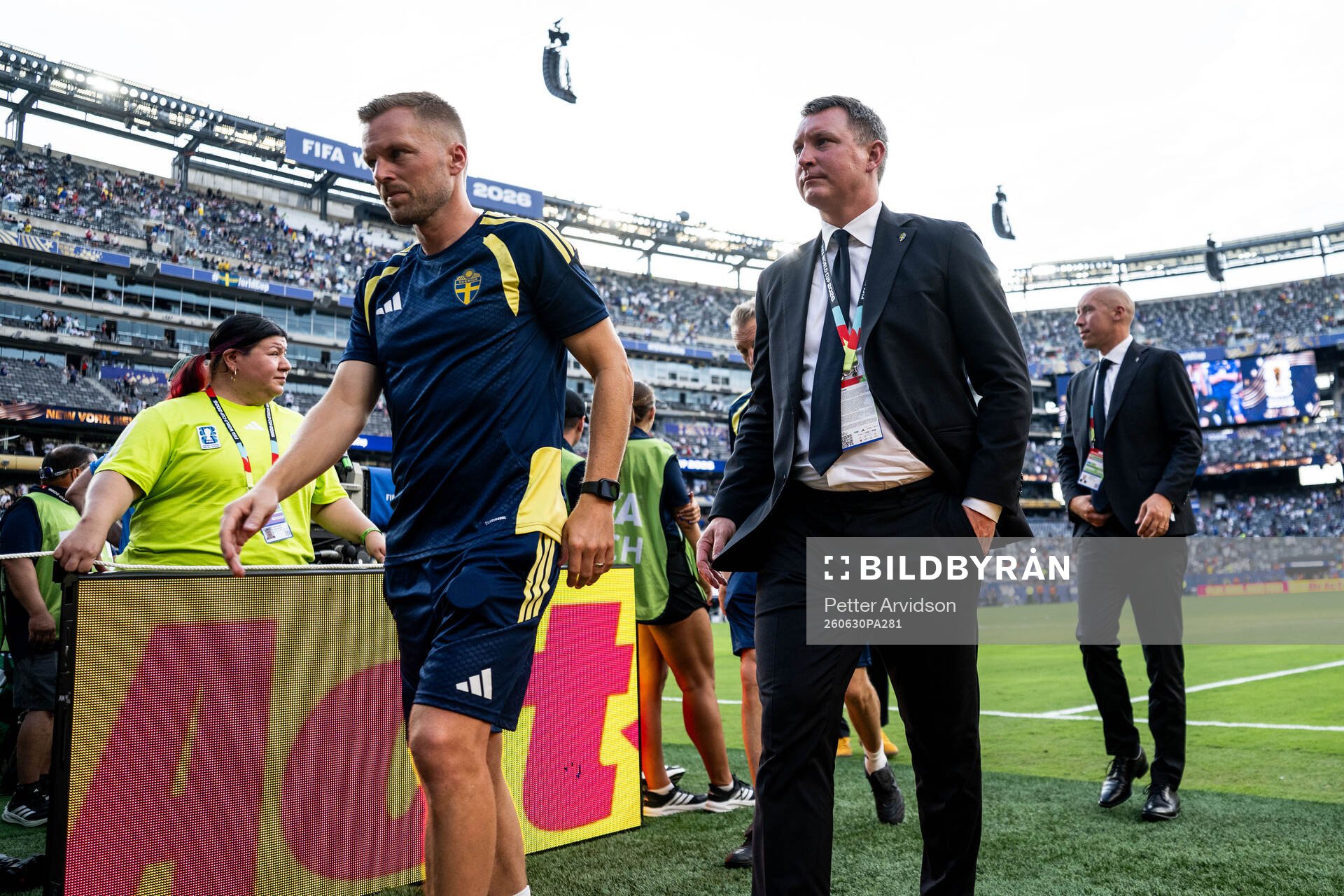 Assistant coach Sebastian Larsson and Kim Källström, head