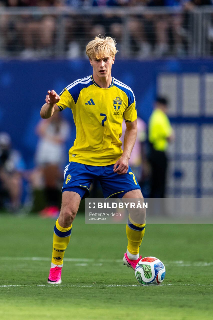 Lucas Bergvall of Sweden