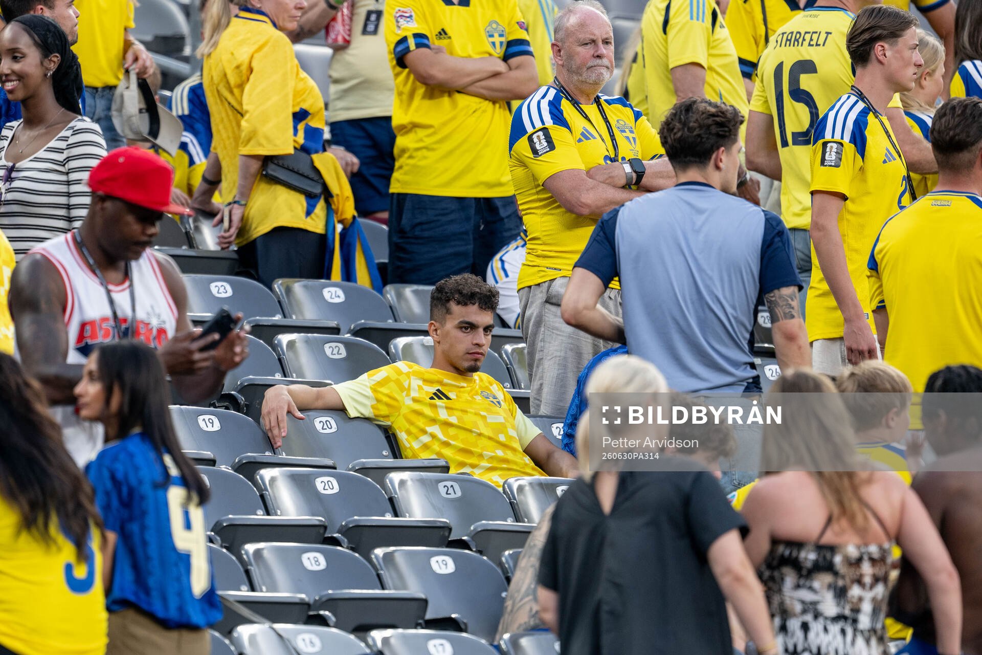 Yasin Ayari of Sweden with his family