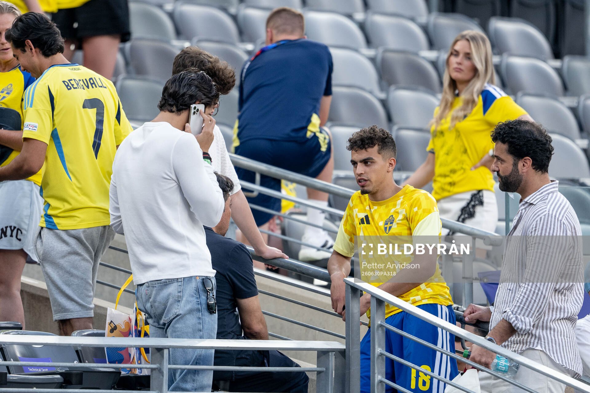 Yasin Ayari of Sweden with his family