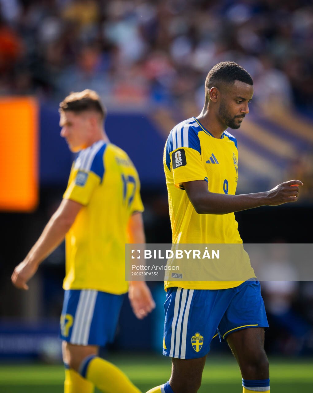 Viktor Gyökeres and Alexander Isak of Sweden