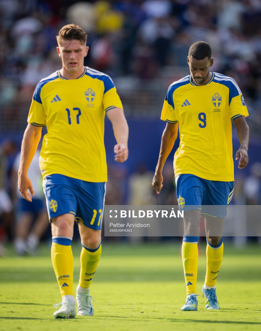 Viktor Gyökeres and Alexander Isak of Sweden looks dejected