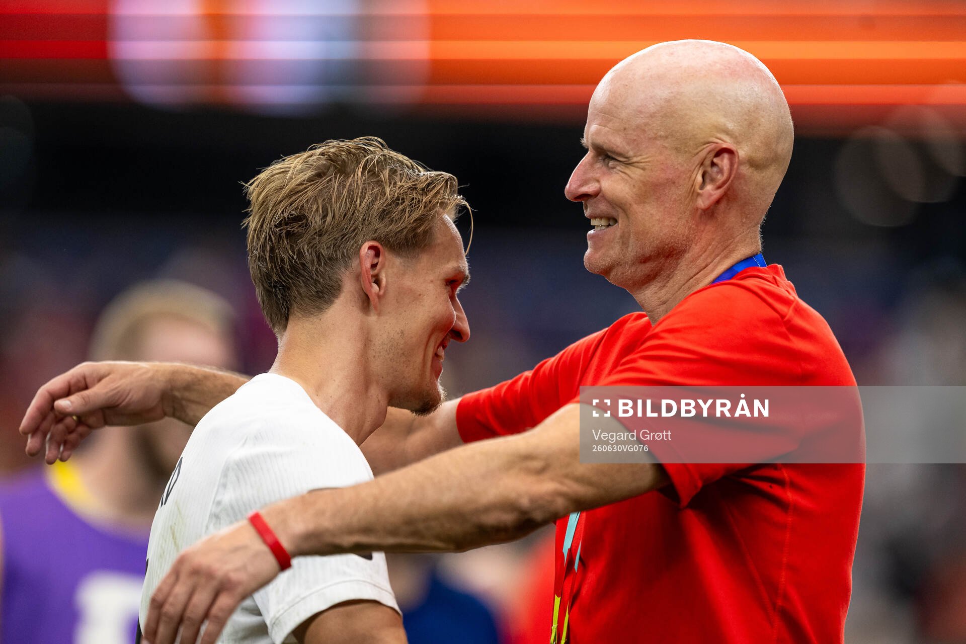 Martin Ødegaard and Head coach Ståle Solbakken of Norway