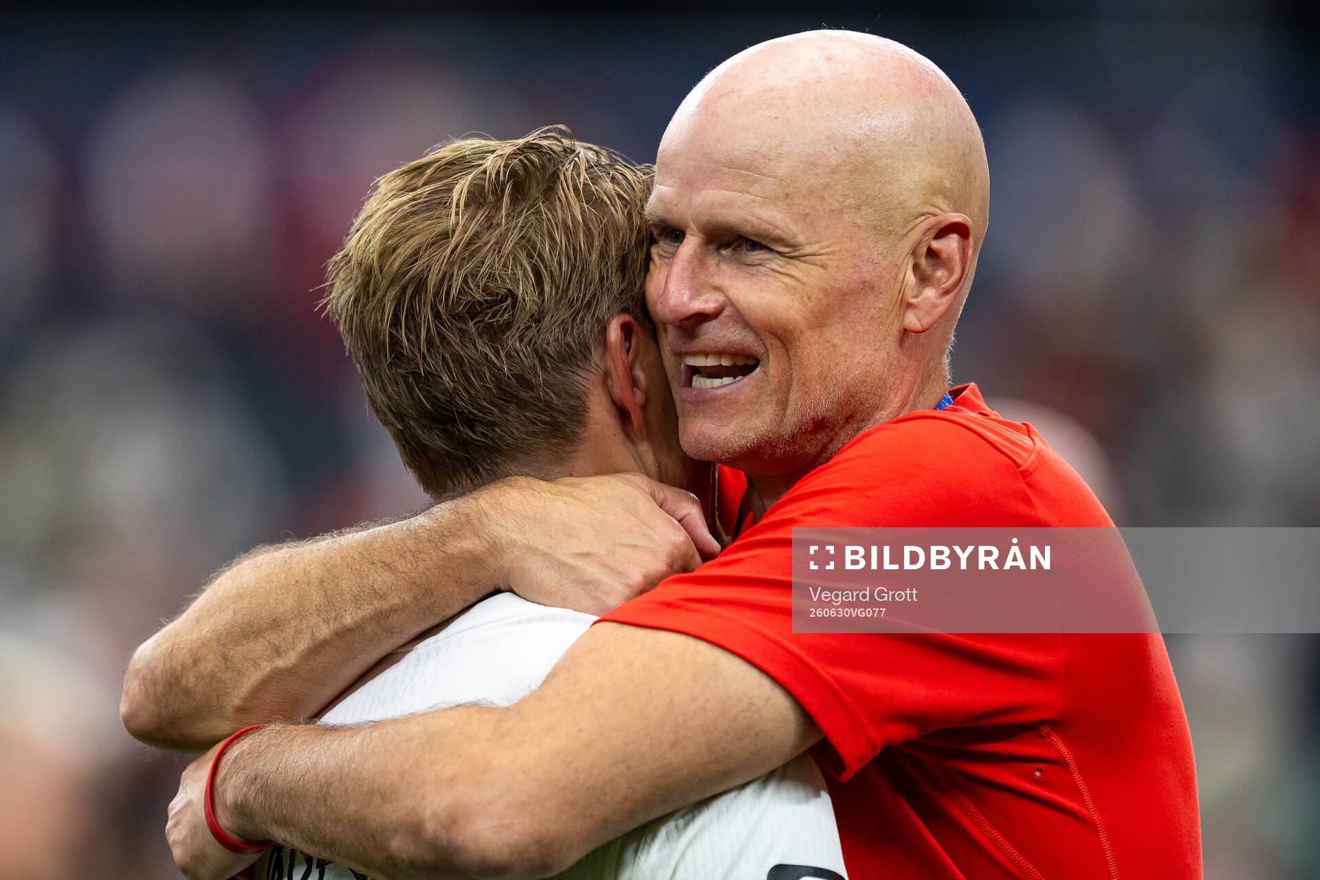 Martin Ødegaard and Head coach Ståle Solbakken of Norway
