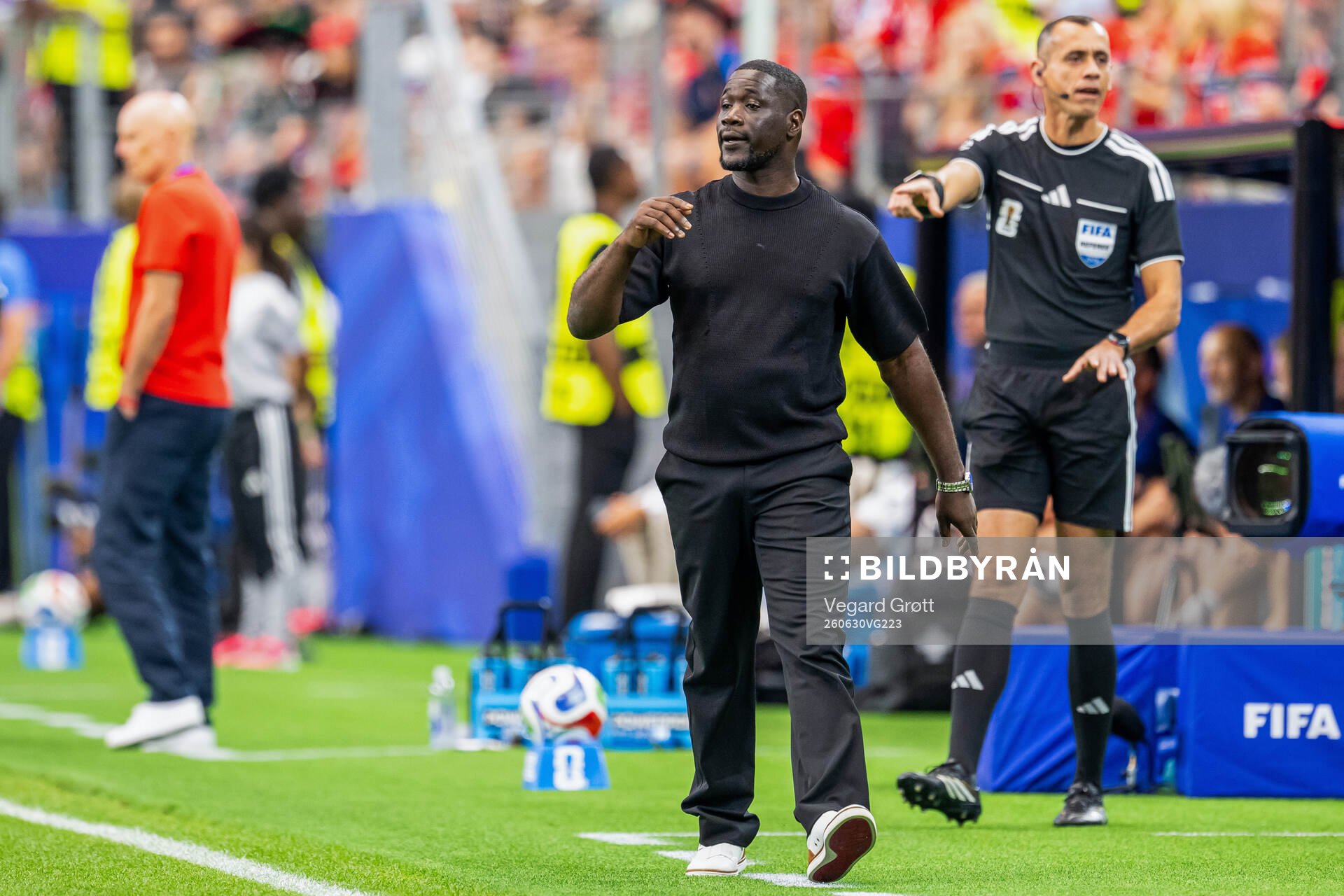 Head coach Emerse Fae of Côte d'Ivoire