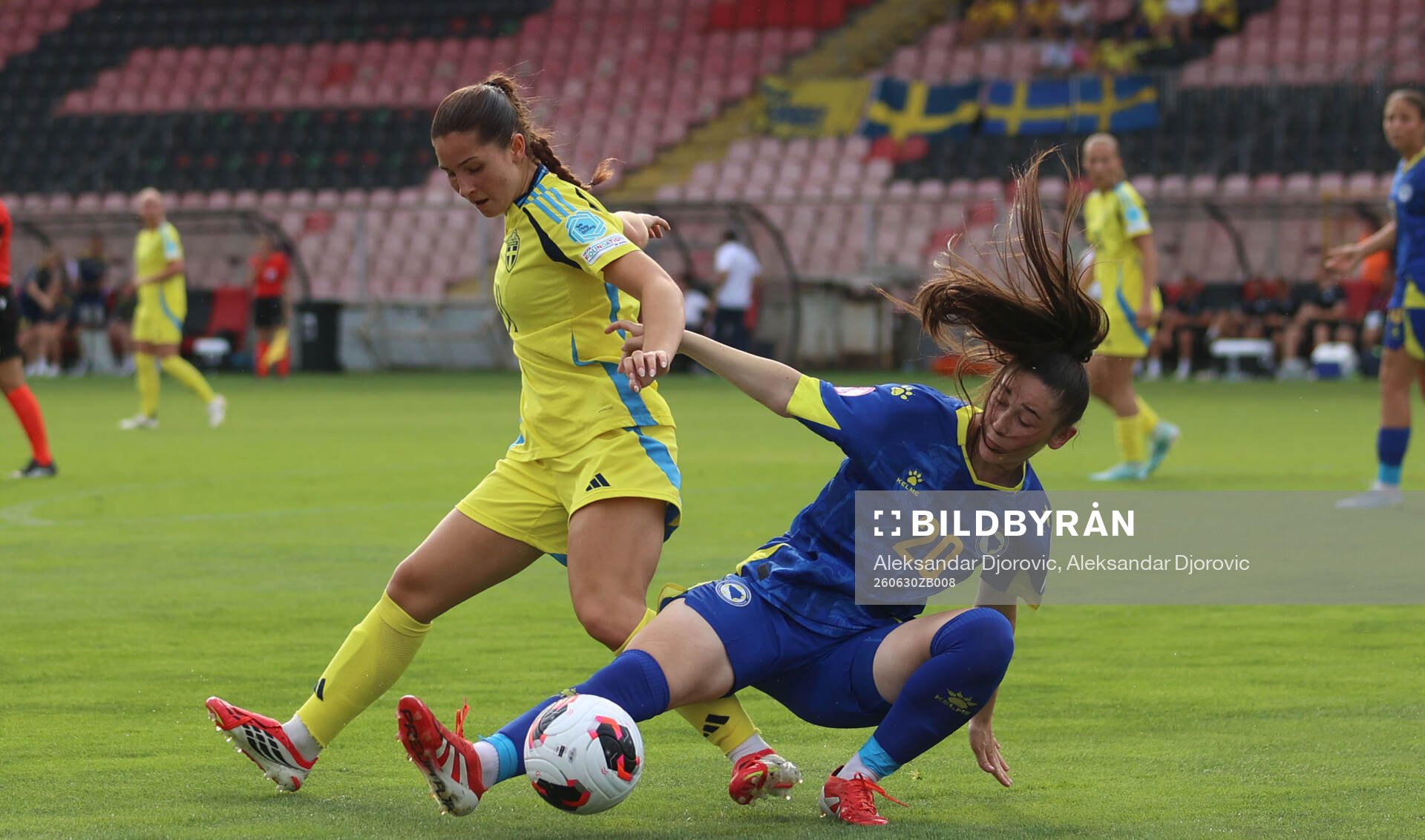 Filippa Sjöström of Sweden and Amila Abdukic of Bosnia
