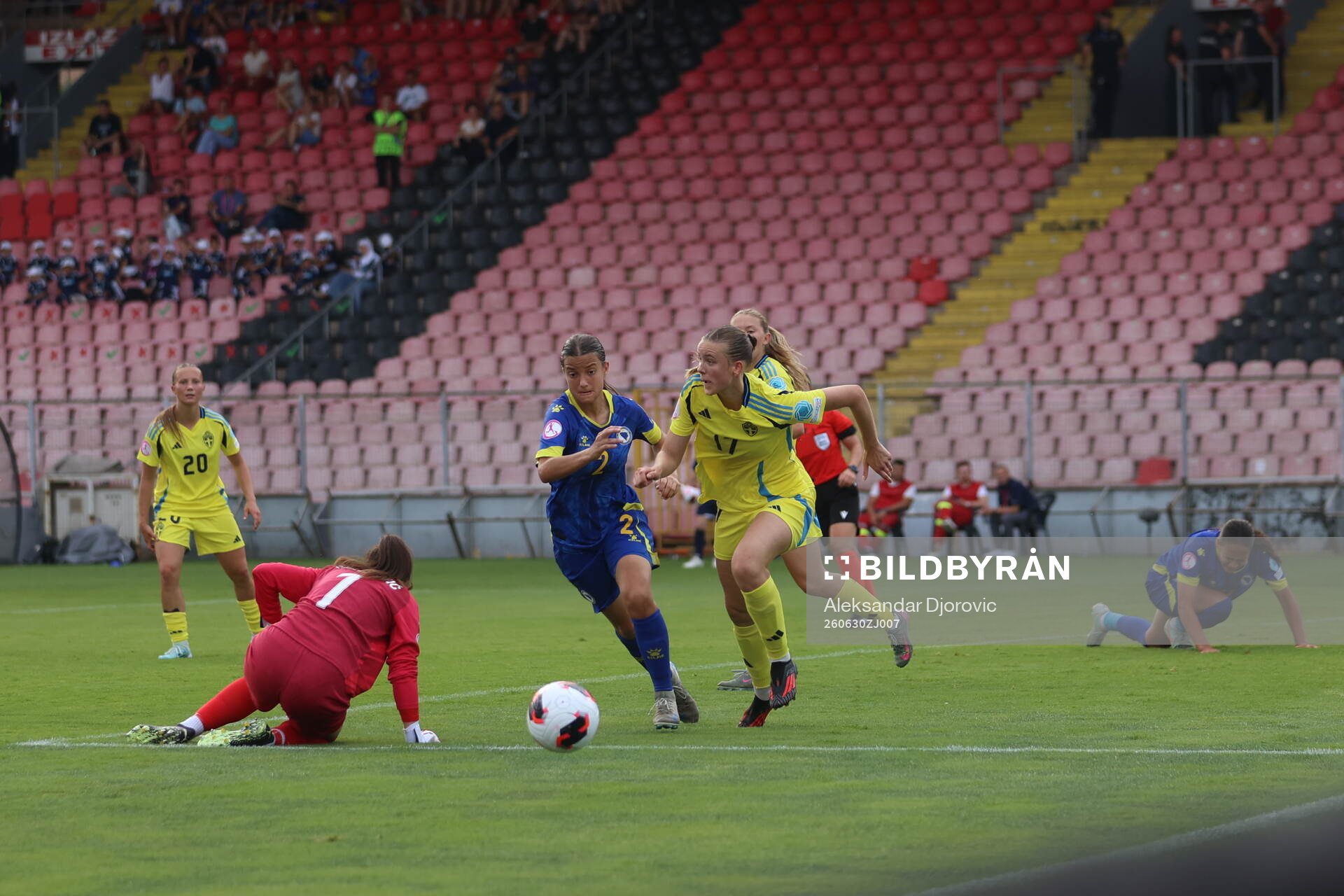 Marija Maslac of Bosnia and Herzegovina and Fabienne