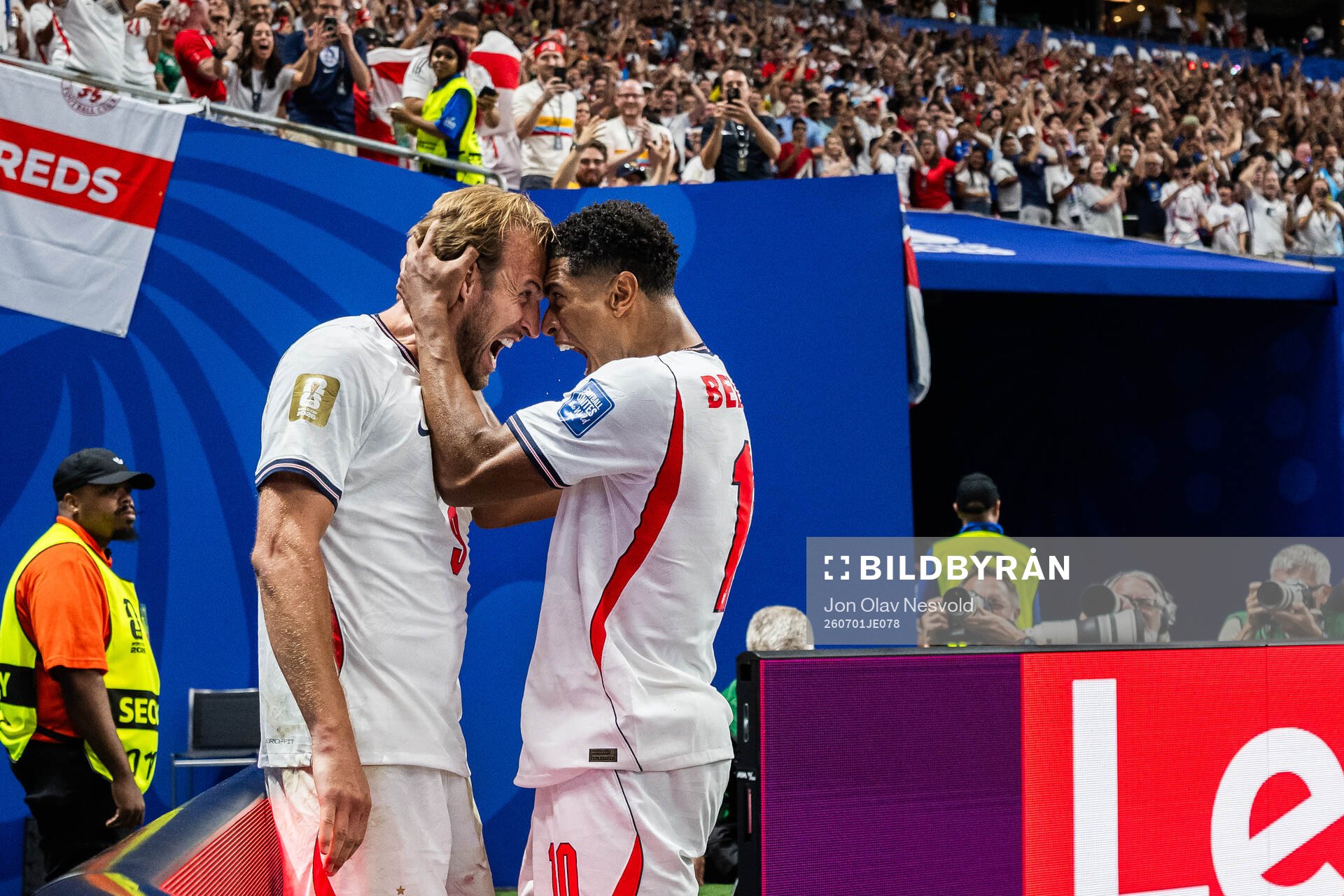 Harry Kane and Jude Bellingham celebrate