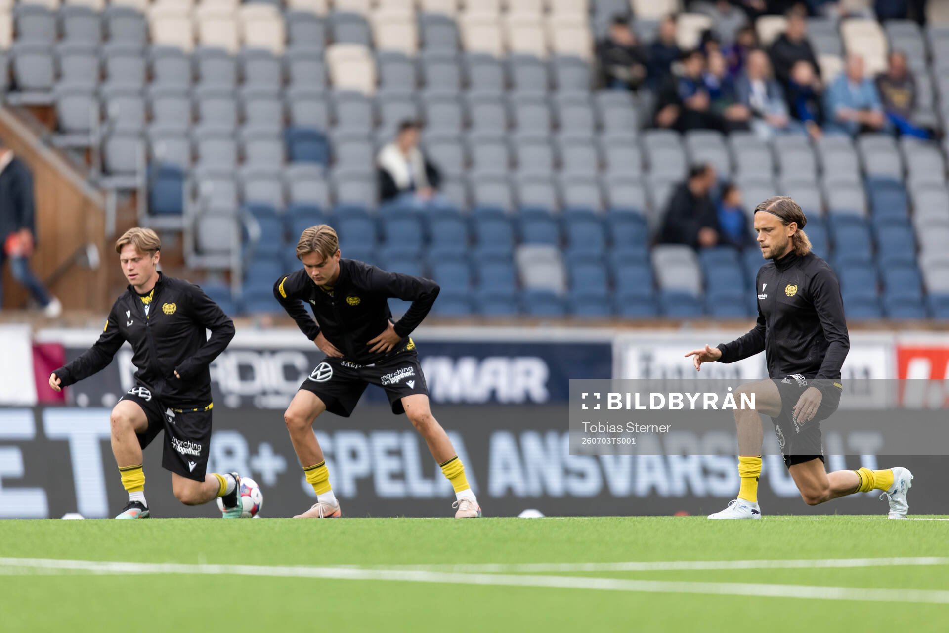 Mjällbys spelare värmer upp