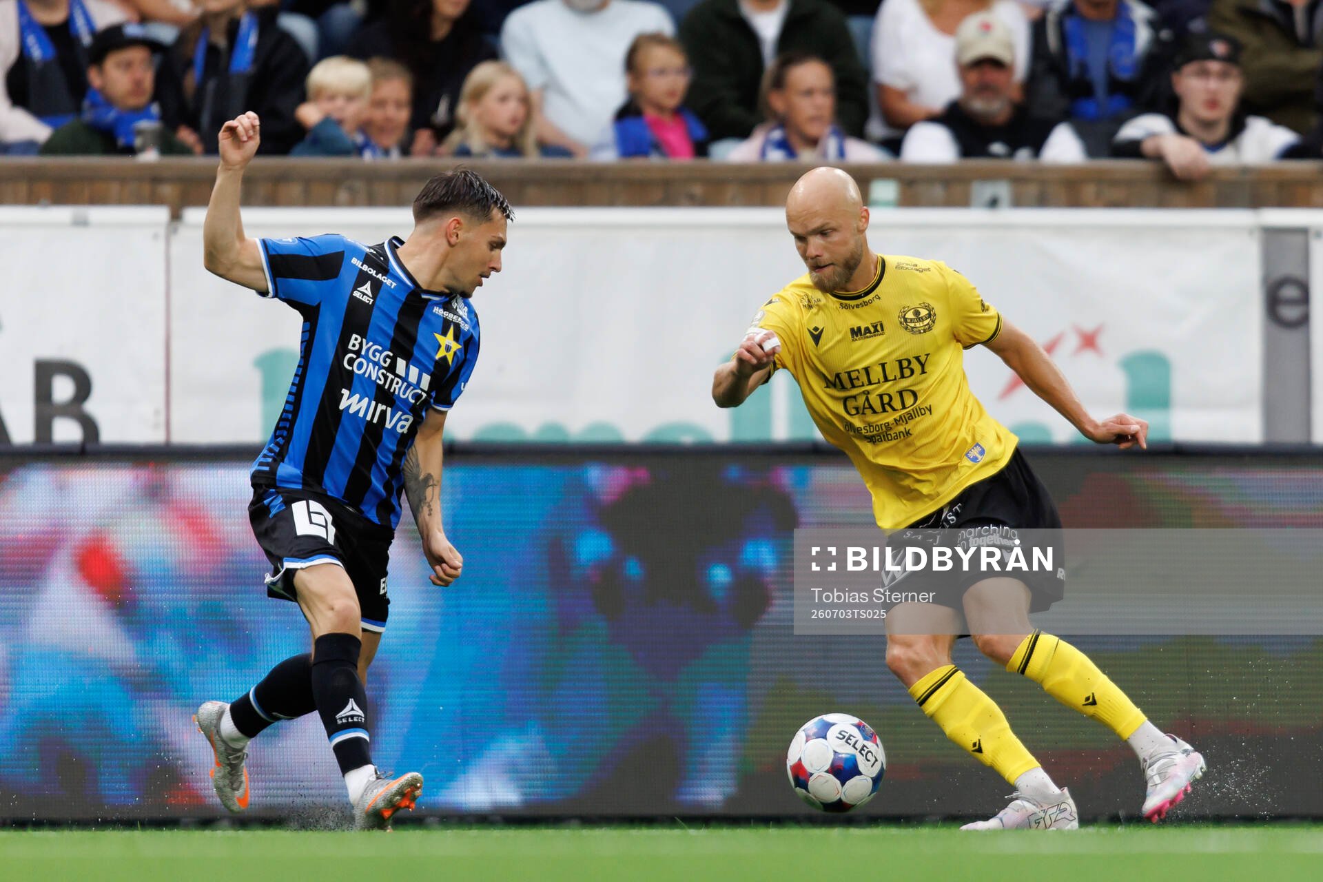 Sirius Isak Bjerkebo och Mjällbys Viktor Gustafson
