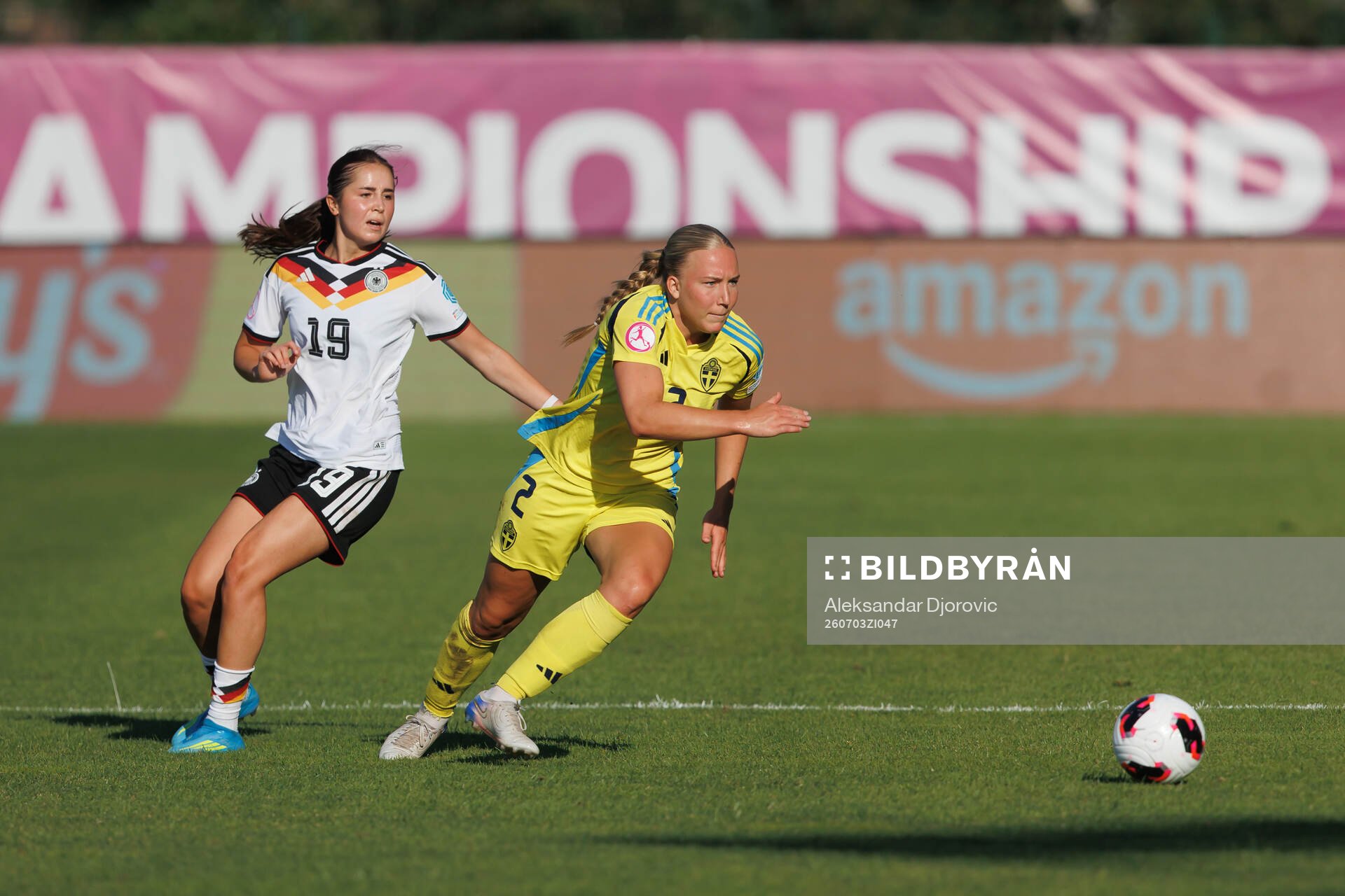 Laila Portella of Germany and Thindra Mattsson of Sweden