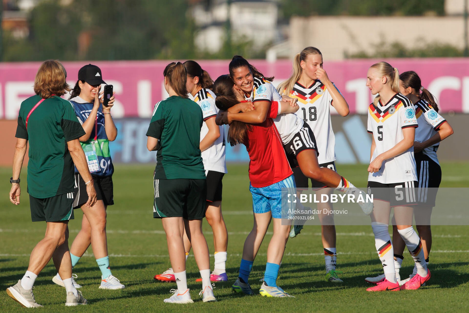 Paula Rintzner of Germany celebrates