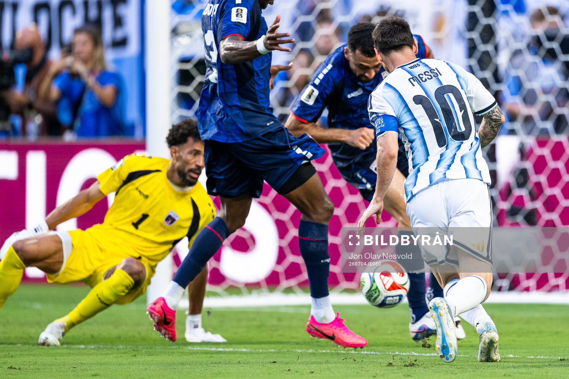 Goalkeeper Vozinha of Cabo Verde and Lionel Messi of