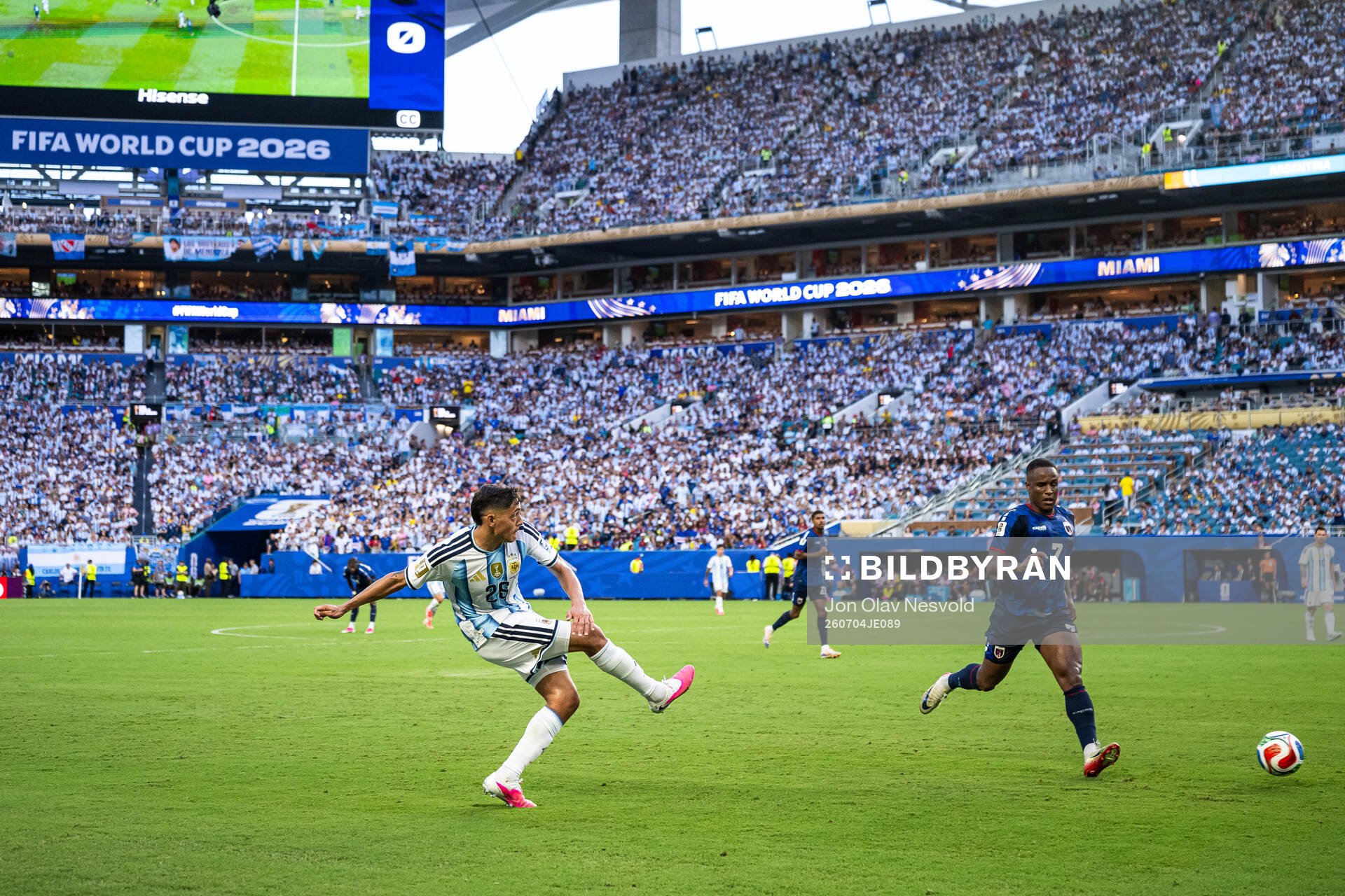 Nahuel Molina of Argentina and Jovane Cabral of Cabo Verde