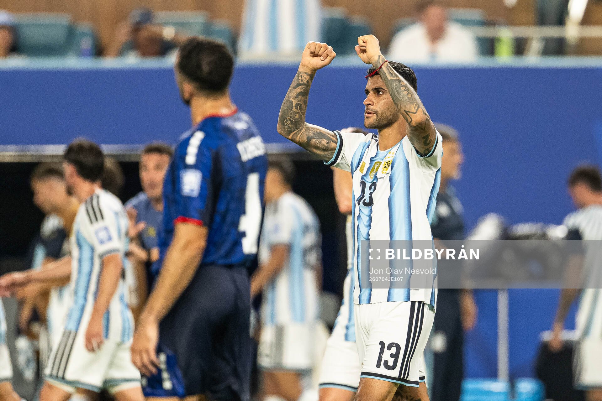 Cristian Romero of Argentina celebrates
