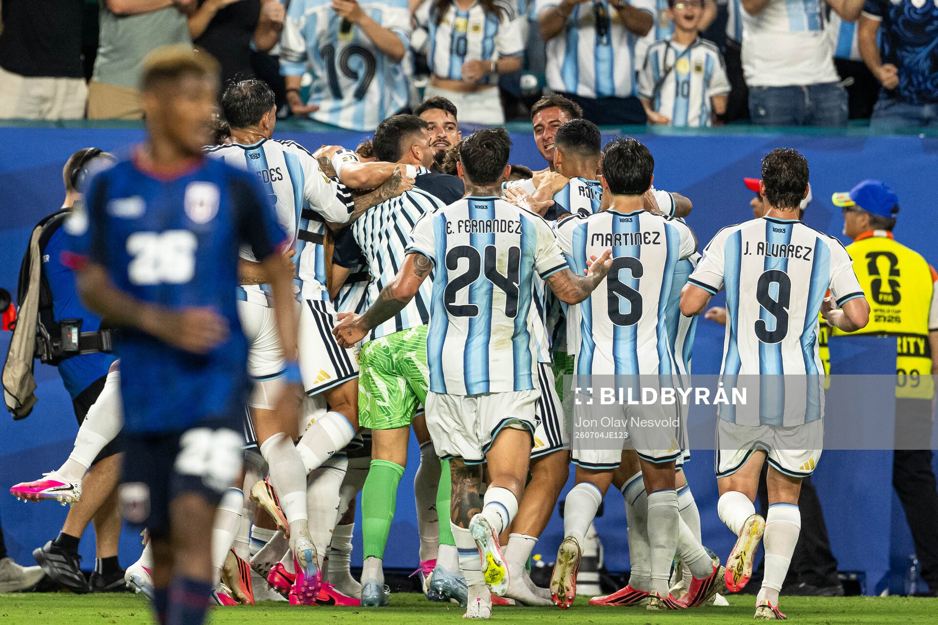 Players of Argentina celebrate