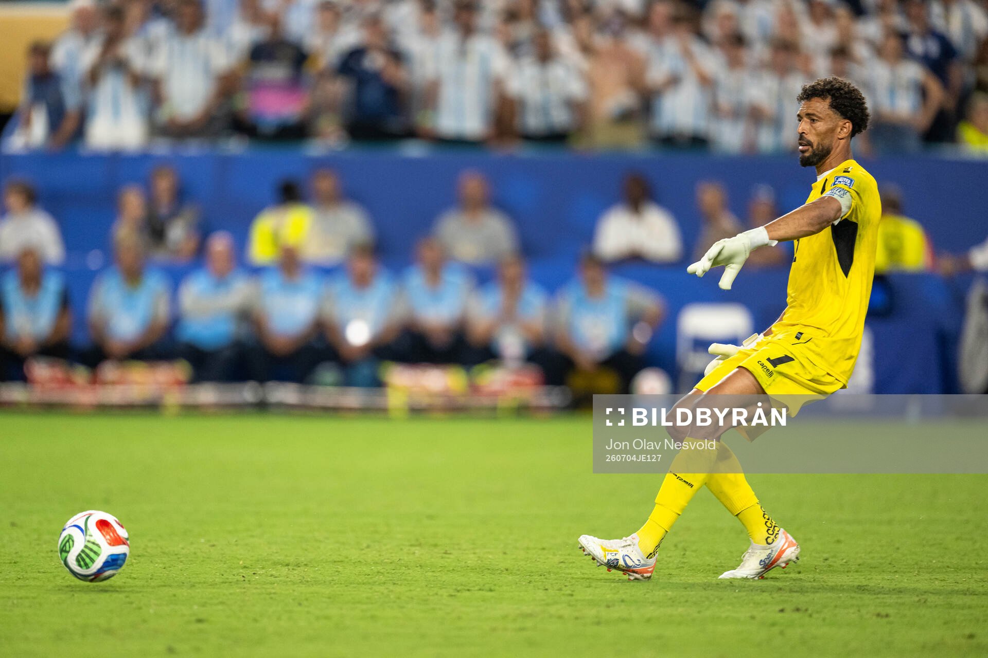 Goalkeeper Vozinha of Cabo Verde