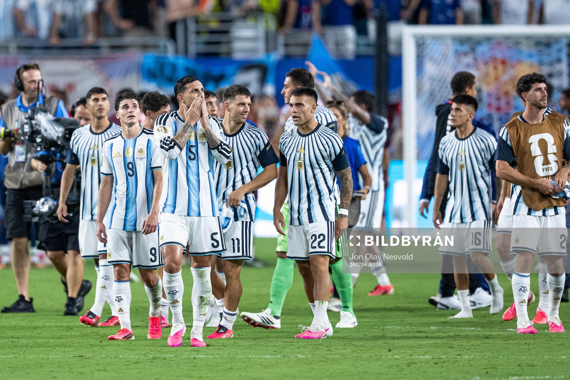 Players of Argentina celebrate
