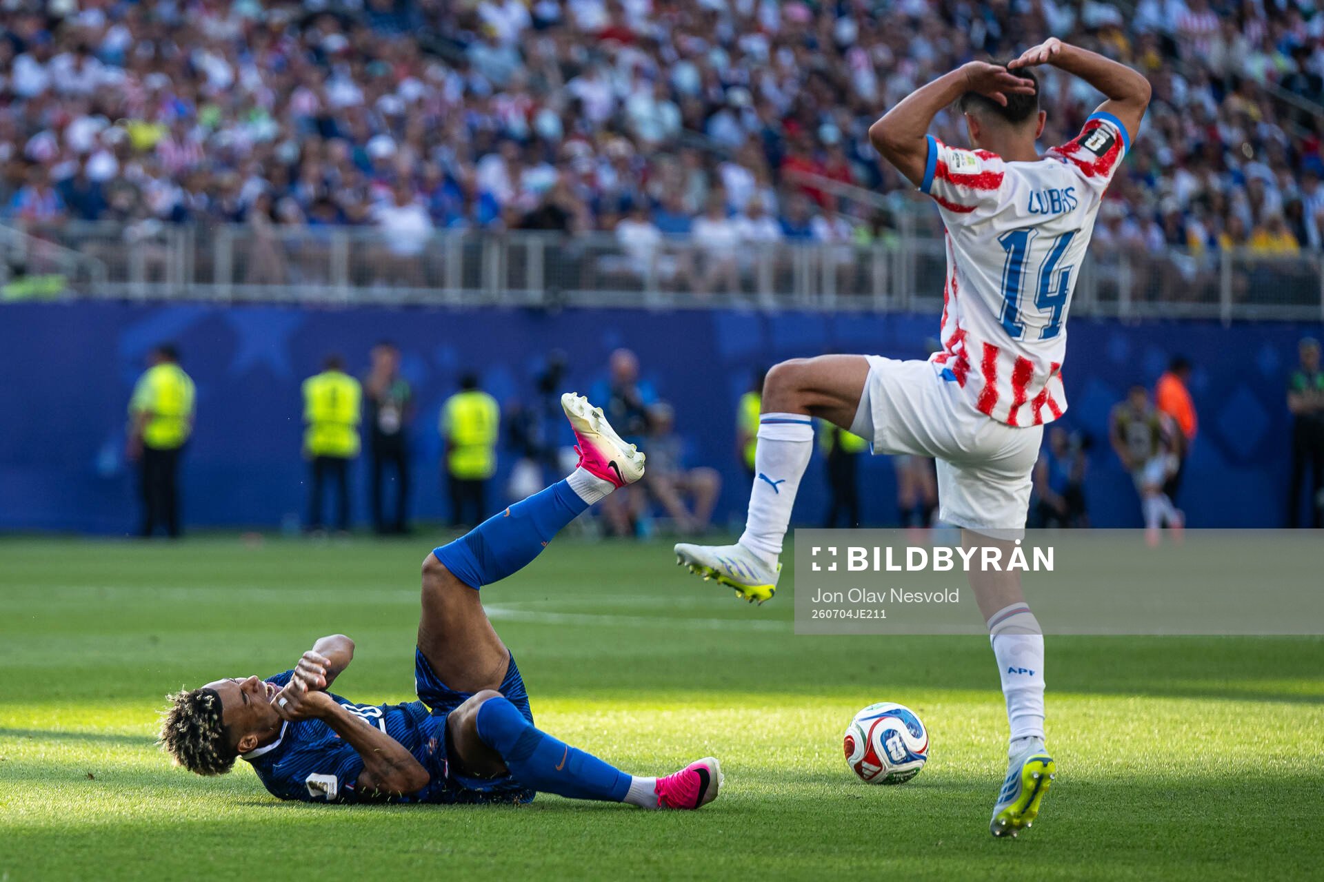 Desire Doue of France and Andres Cubas of Paraguay