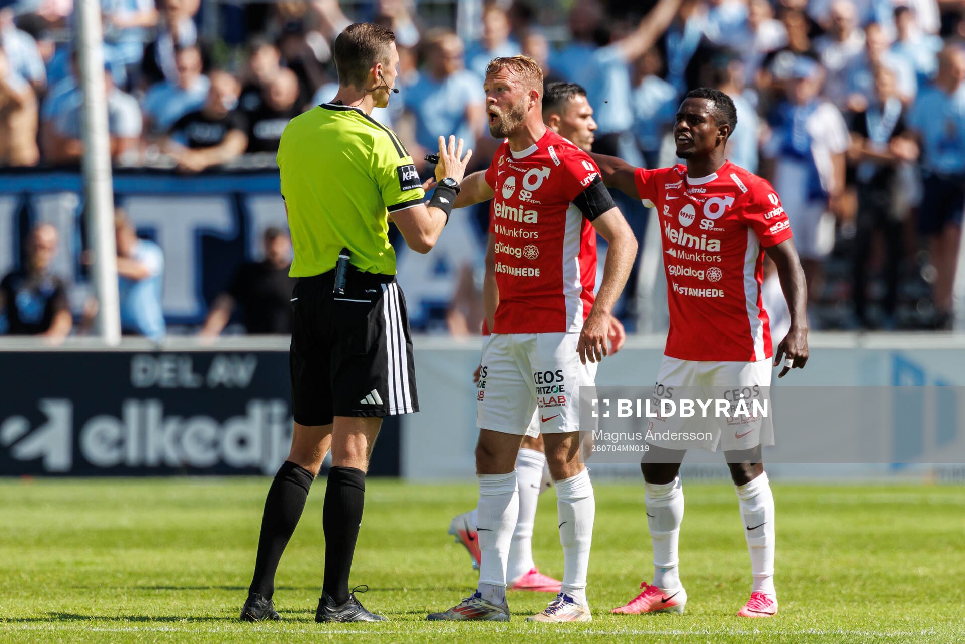 Domare Erik Mattsson, Degerfors Daniel Sundgren  och Nahom