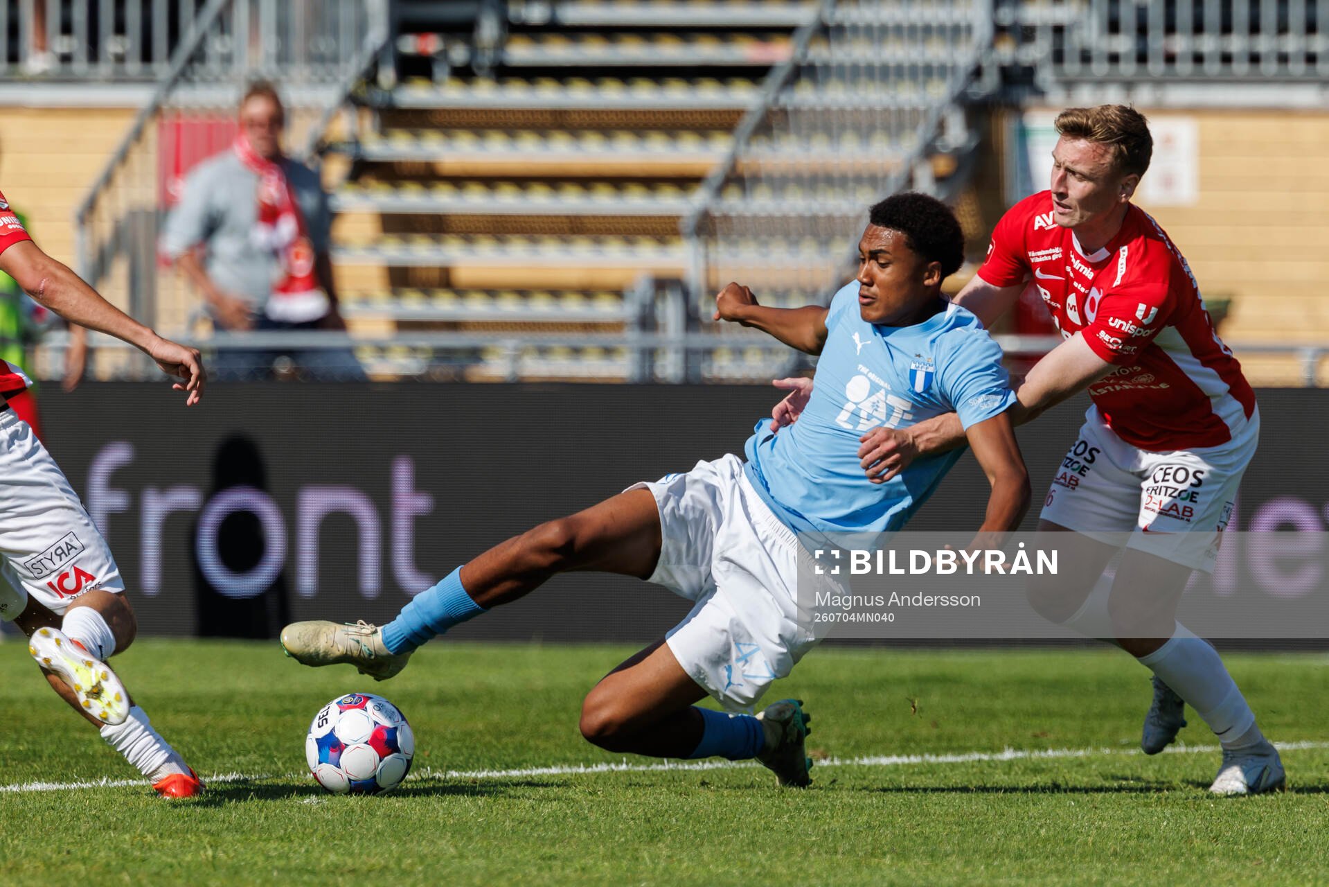 Malmö FFs Theodor Lundbergh och Degerfors Sebastian Ohlsson