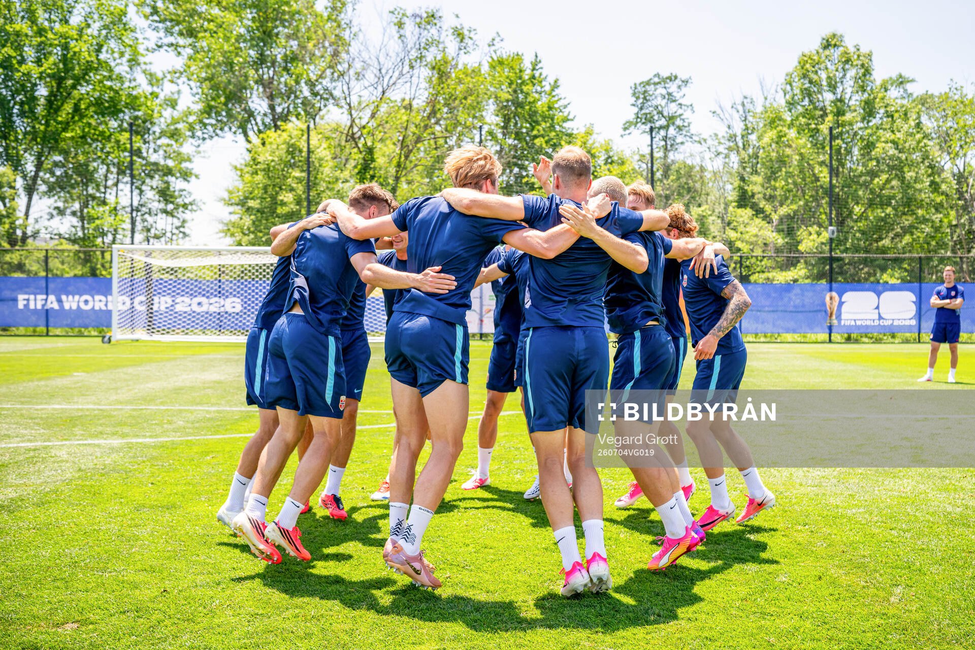 Kristian Thorstvedt, Alexander Sørloth and players of the