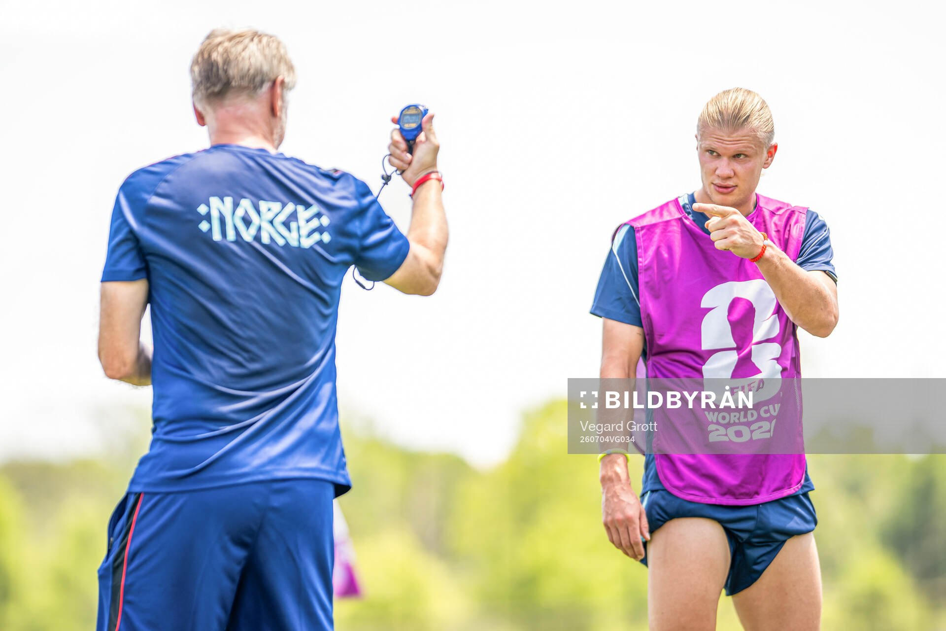 Assistant coach Kent Bergersen and Erling Braut Haaland of